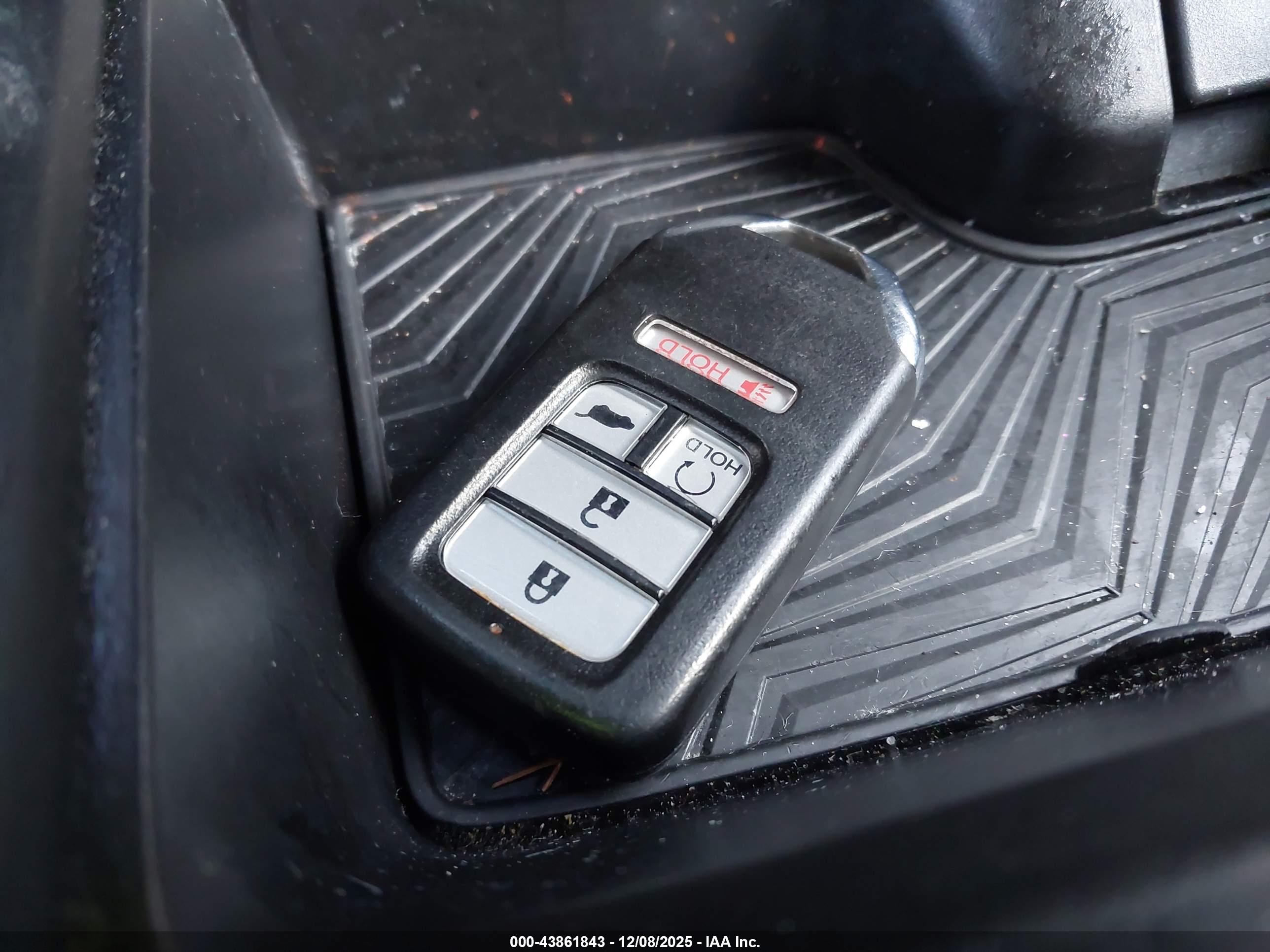 HONDA CR-V image 11