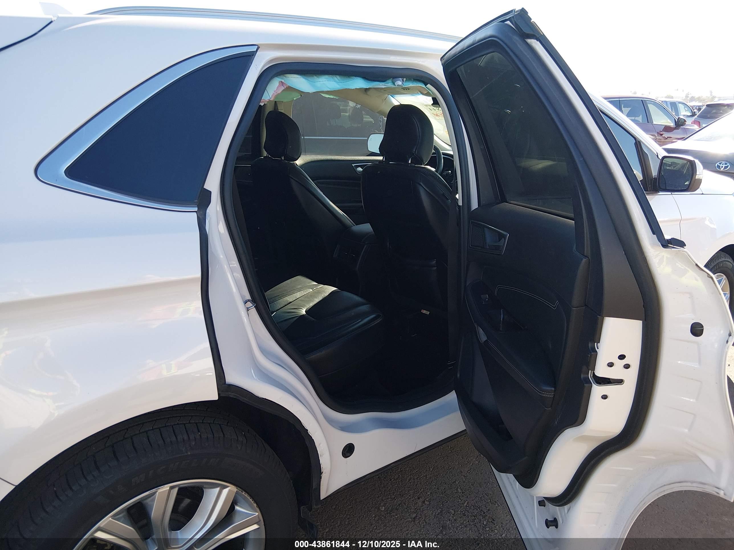 FORD EDGE image 8