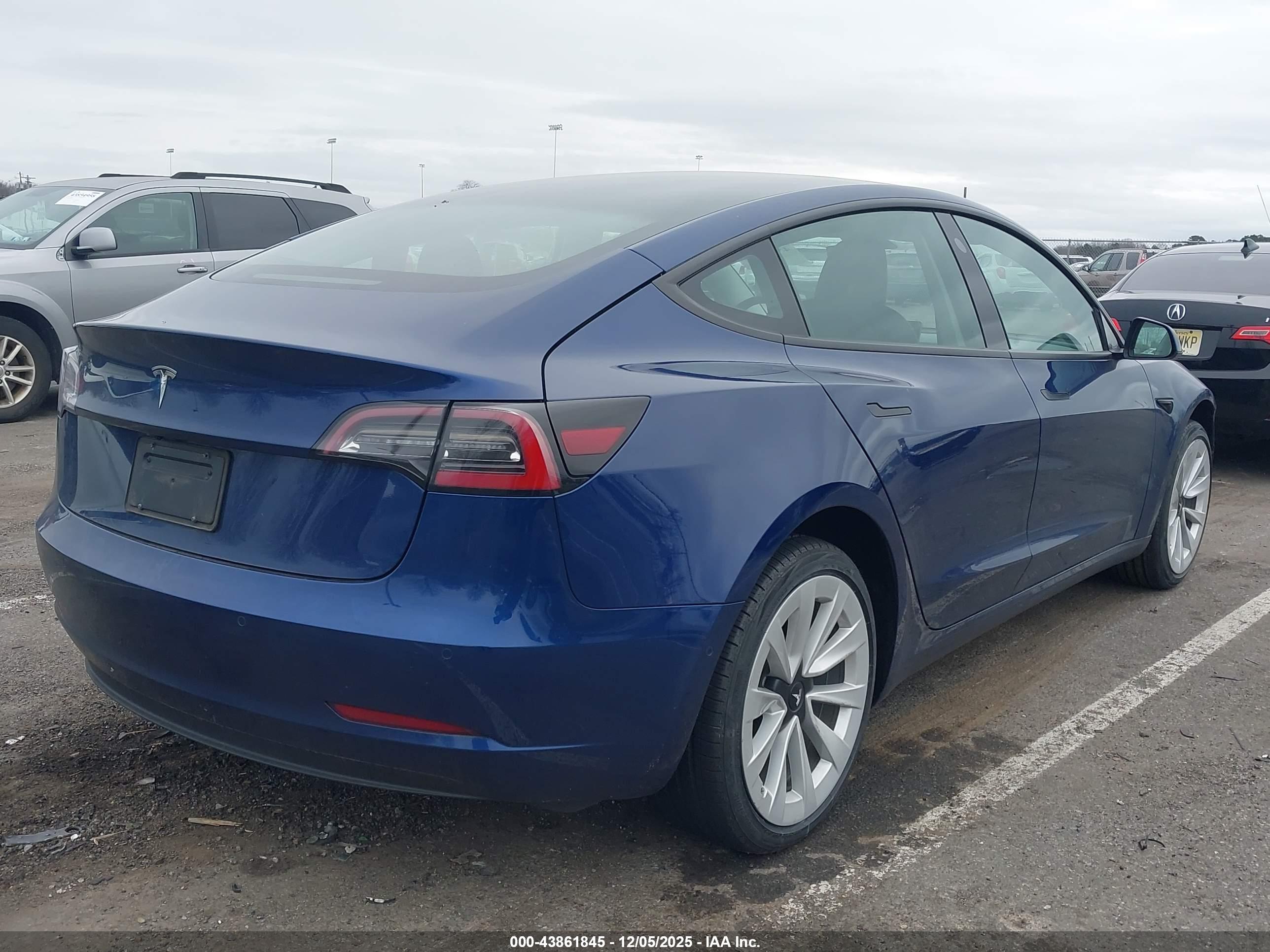TESLA MODEL image 4