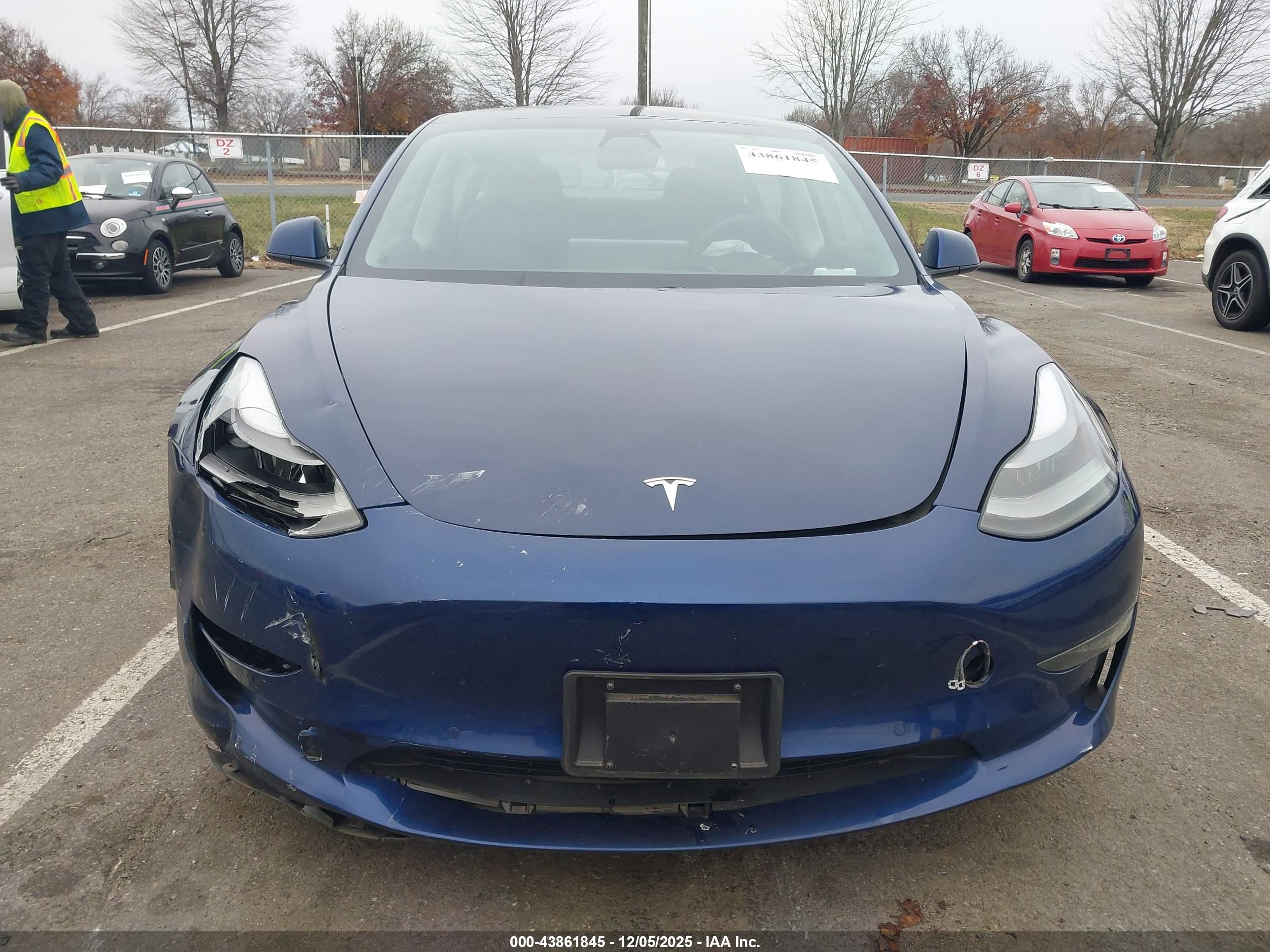 TESLA MODEL image 6