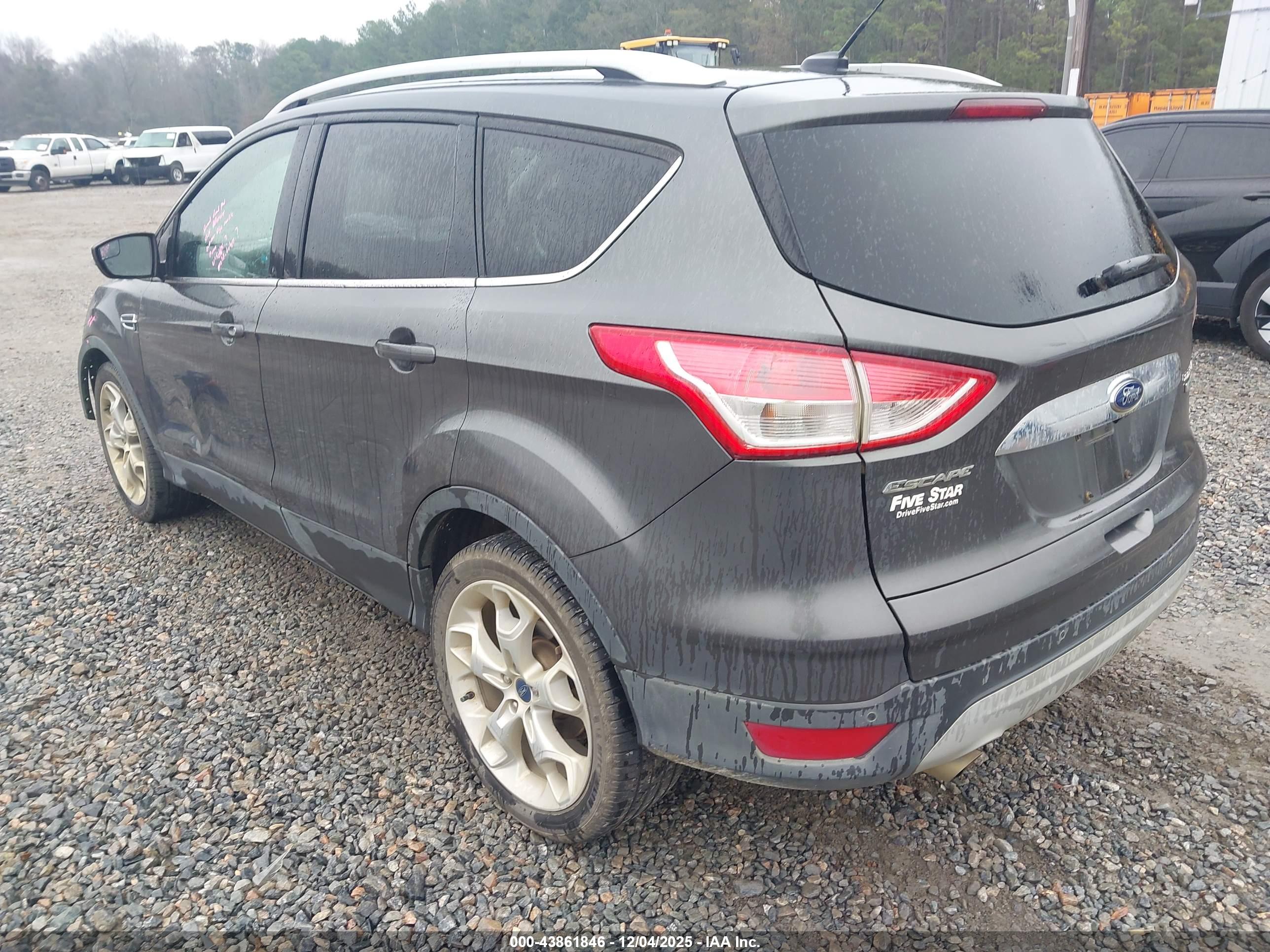 FORD ESCAPE image 3