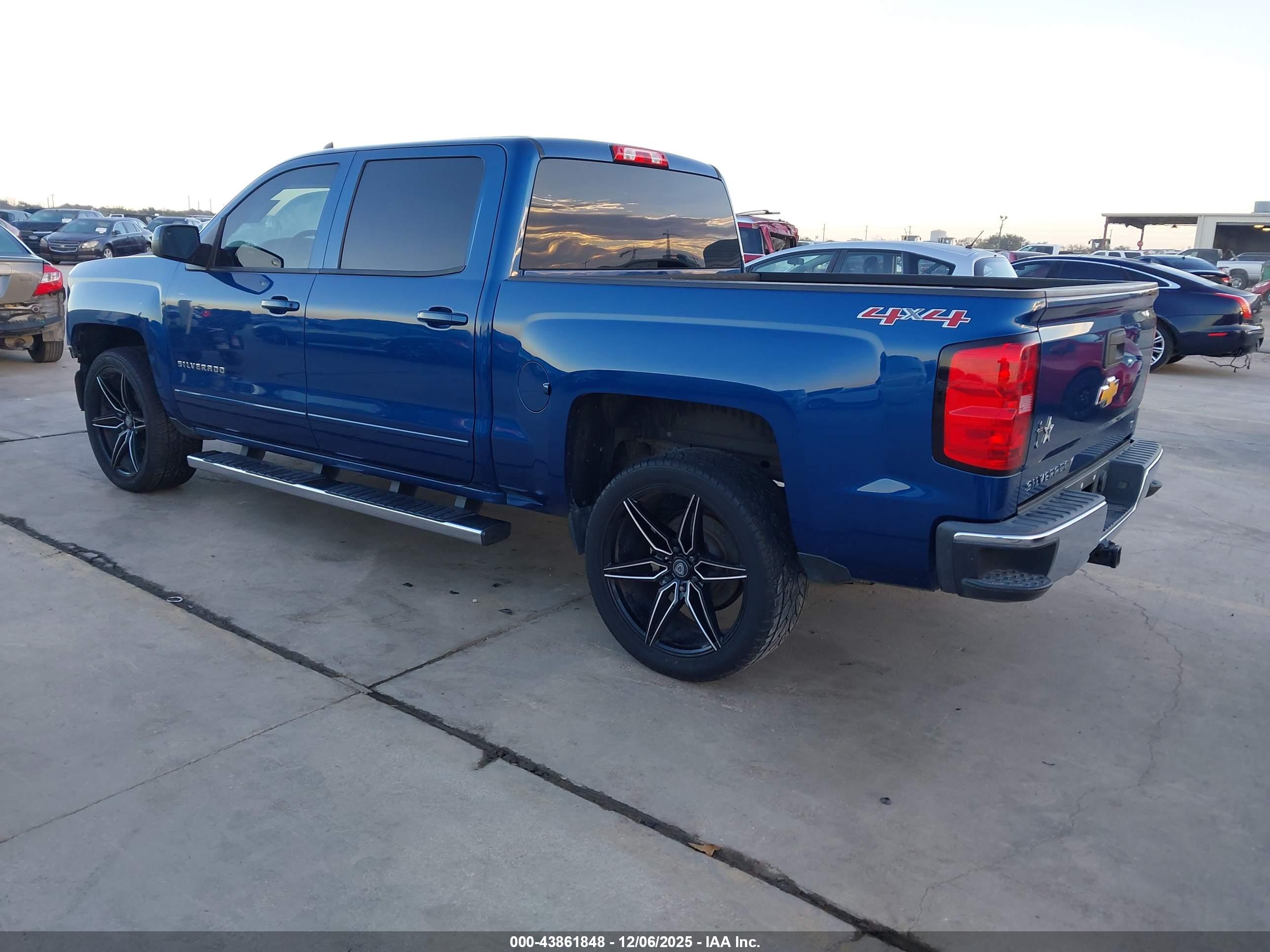 CHEVROLET SILVERADO image 3