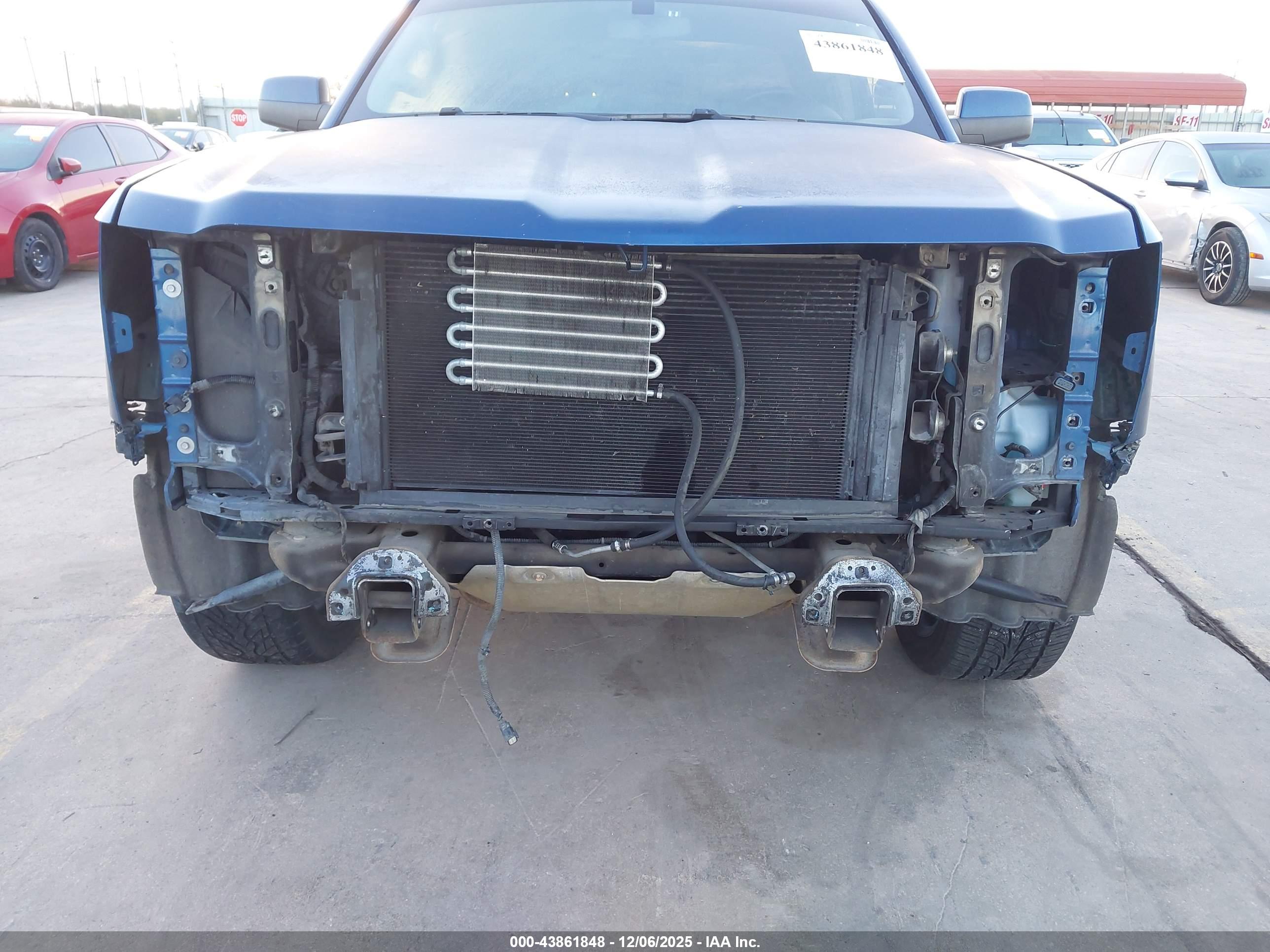 CHEVROLET SILVERADO image 6