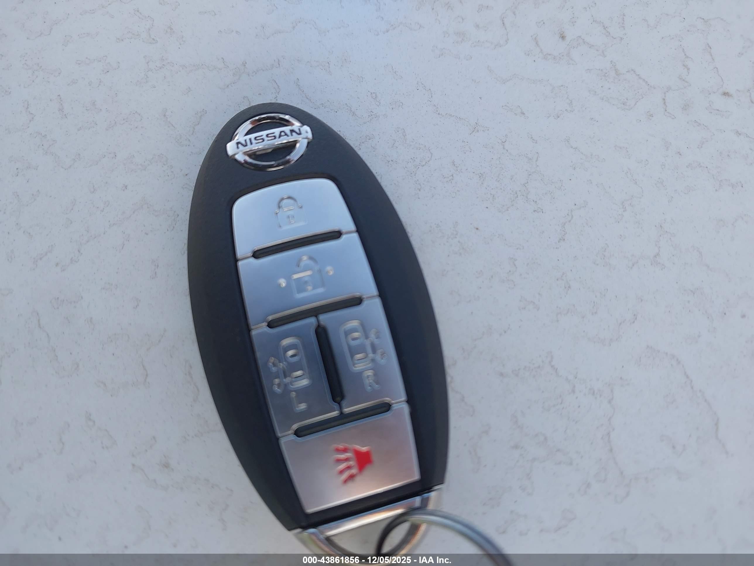 NISSAN QUEST image 11