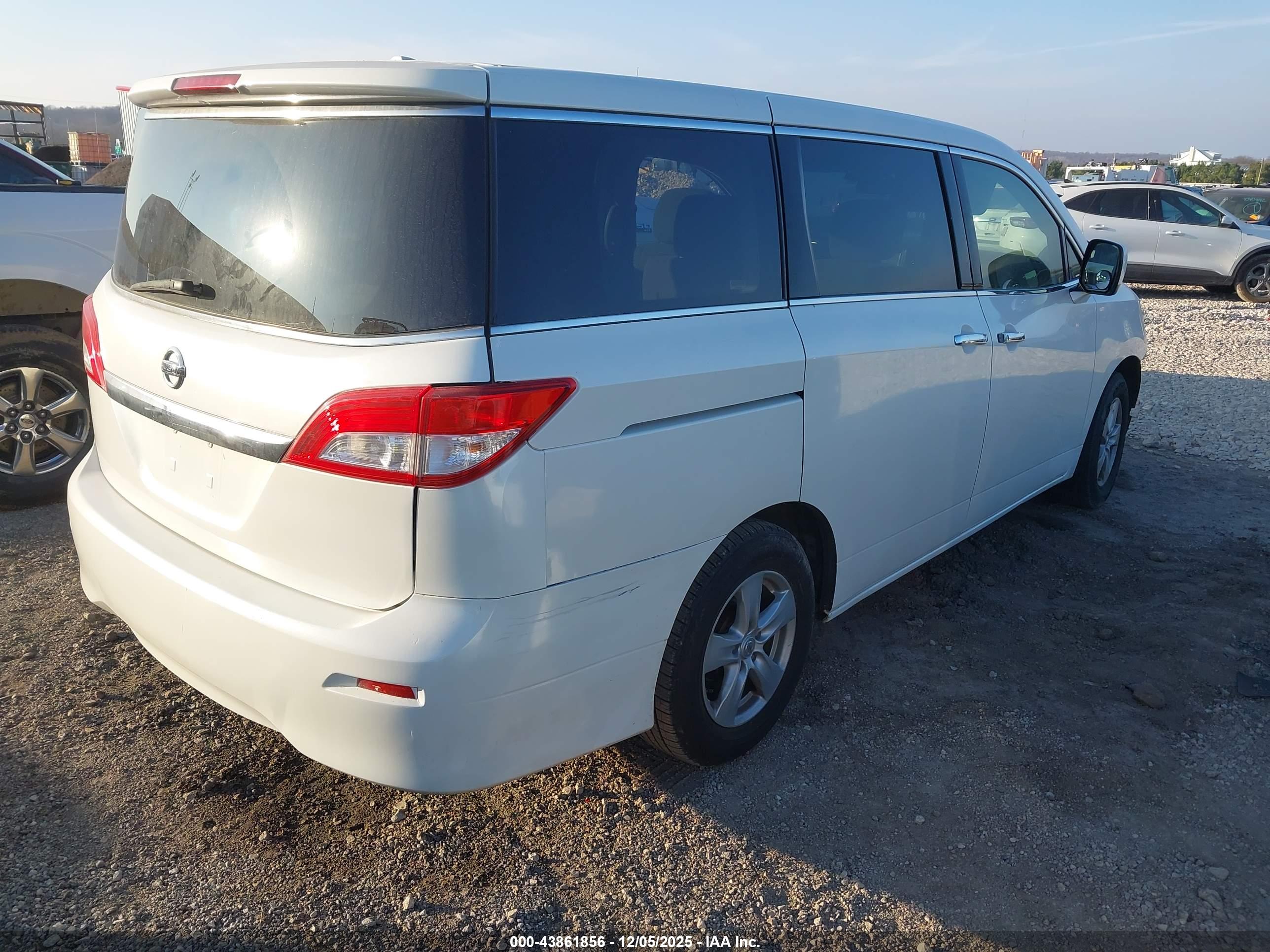 NISSAN QUEST image 4