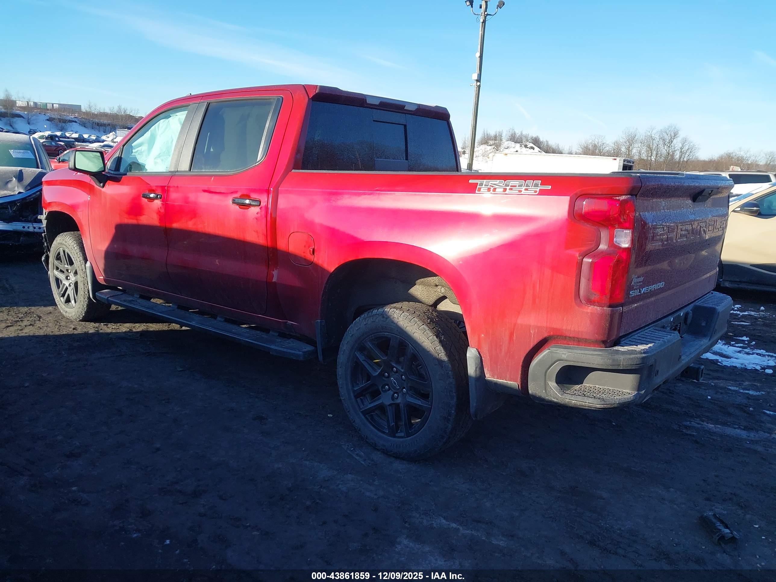 CHEVROLET SILVERADO image 3