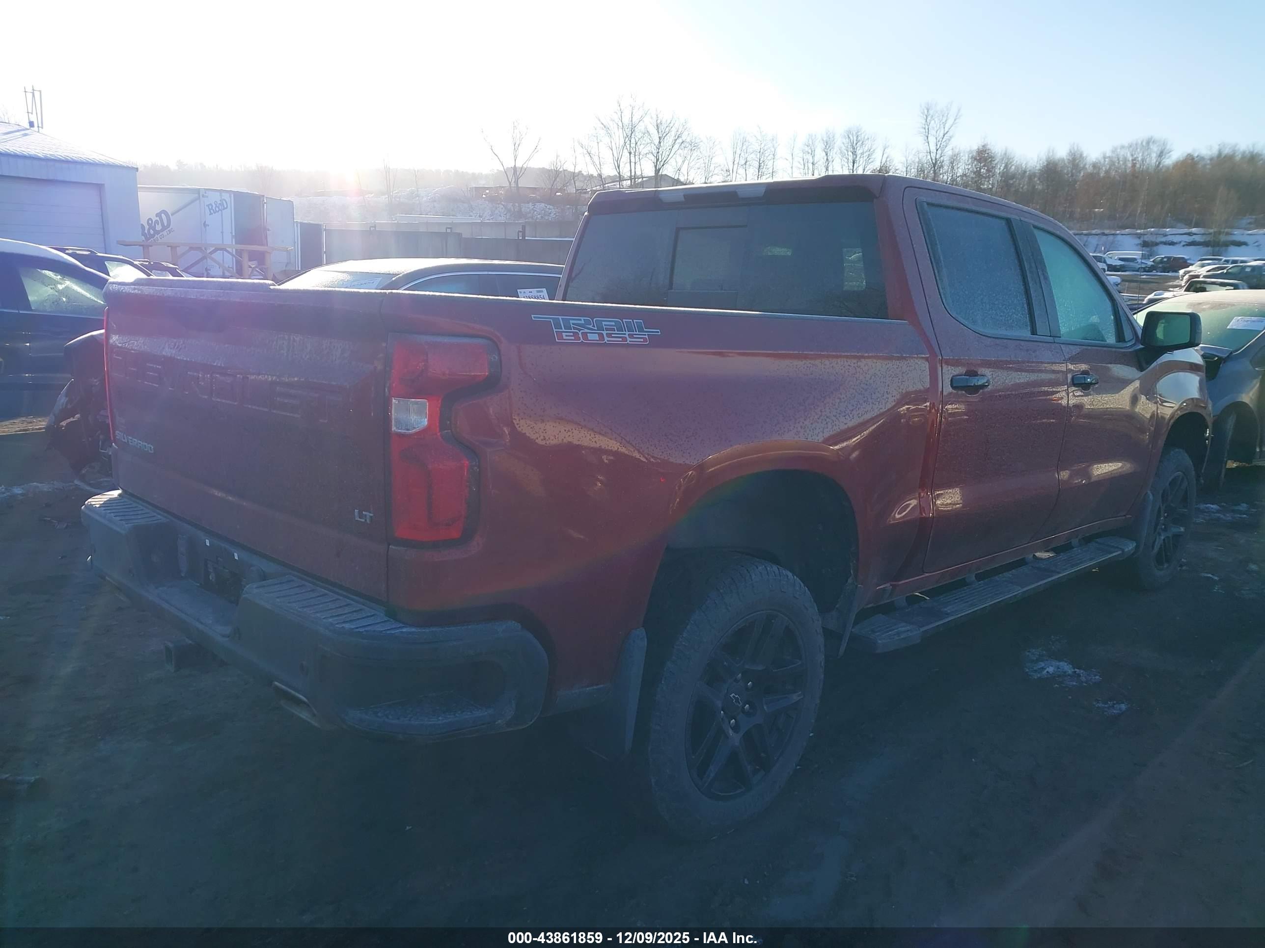 CHEVROLET SILVERADO image 4
