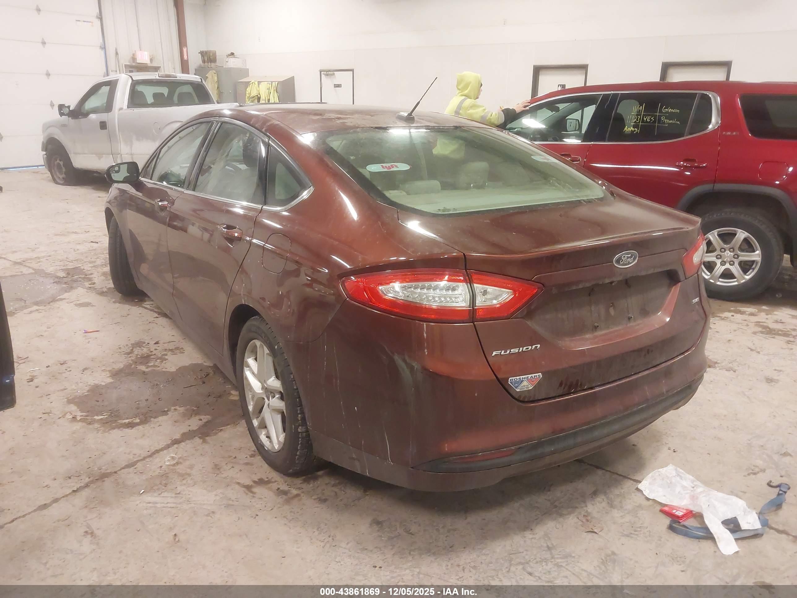 FORD FUSION image 3