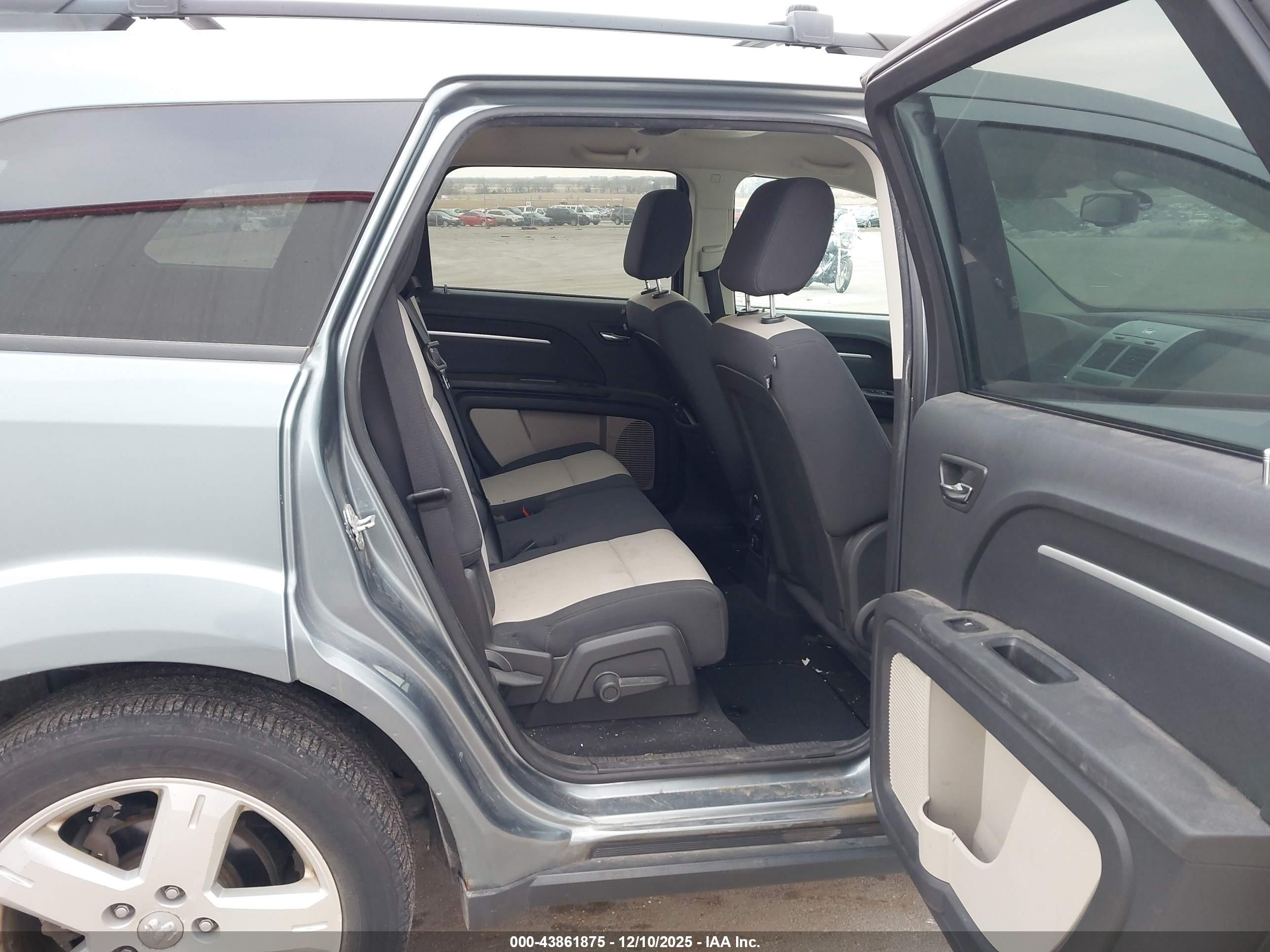 DODGE JOURNEY image 8