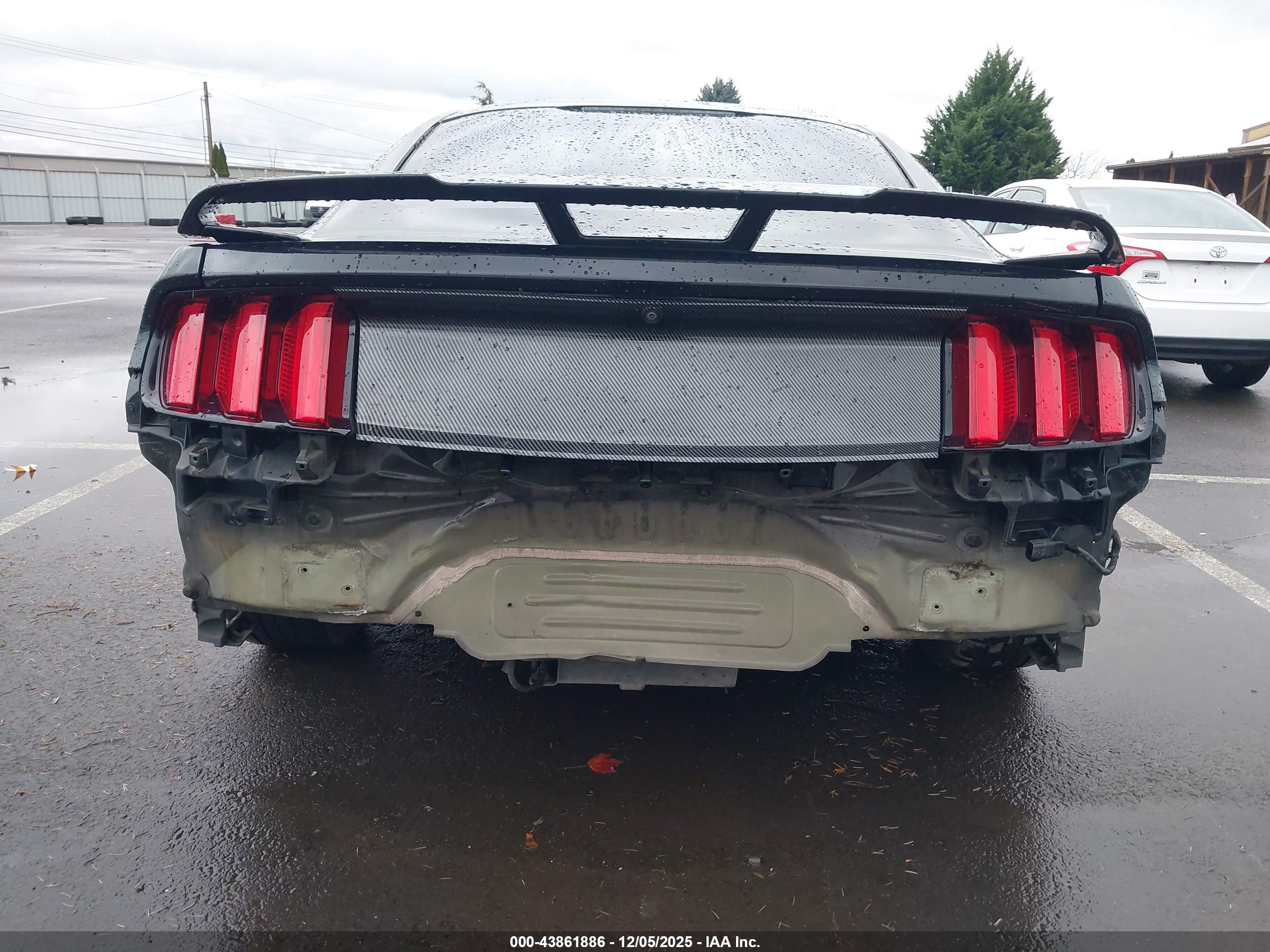 FORD MUSTANG image 6