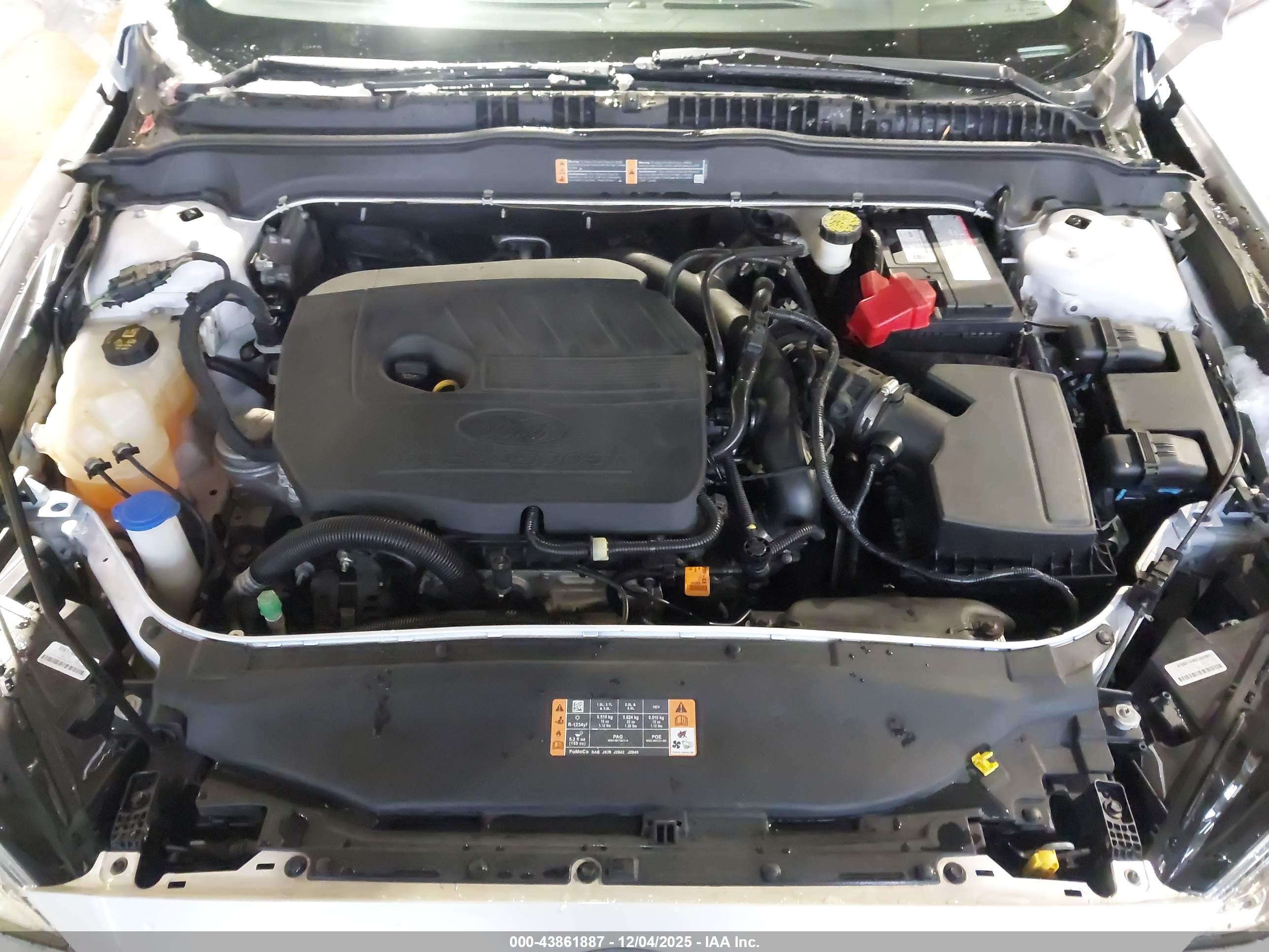 FORD FUSION image 10