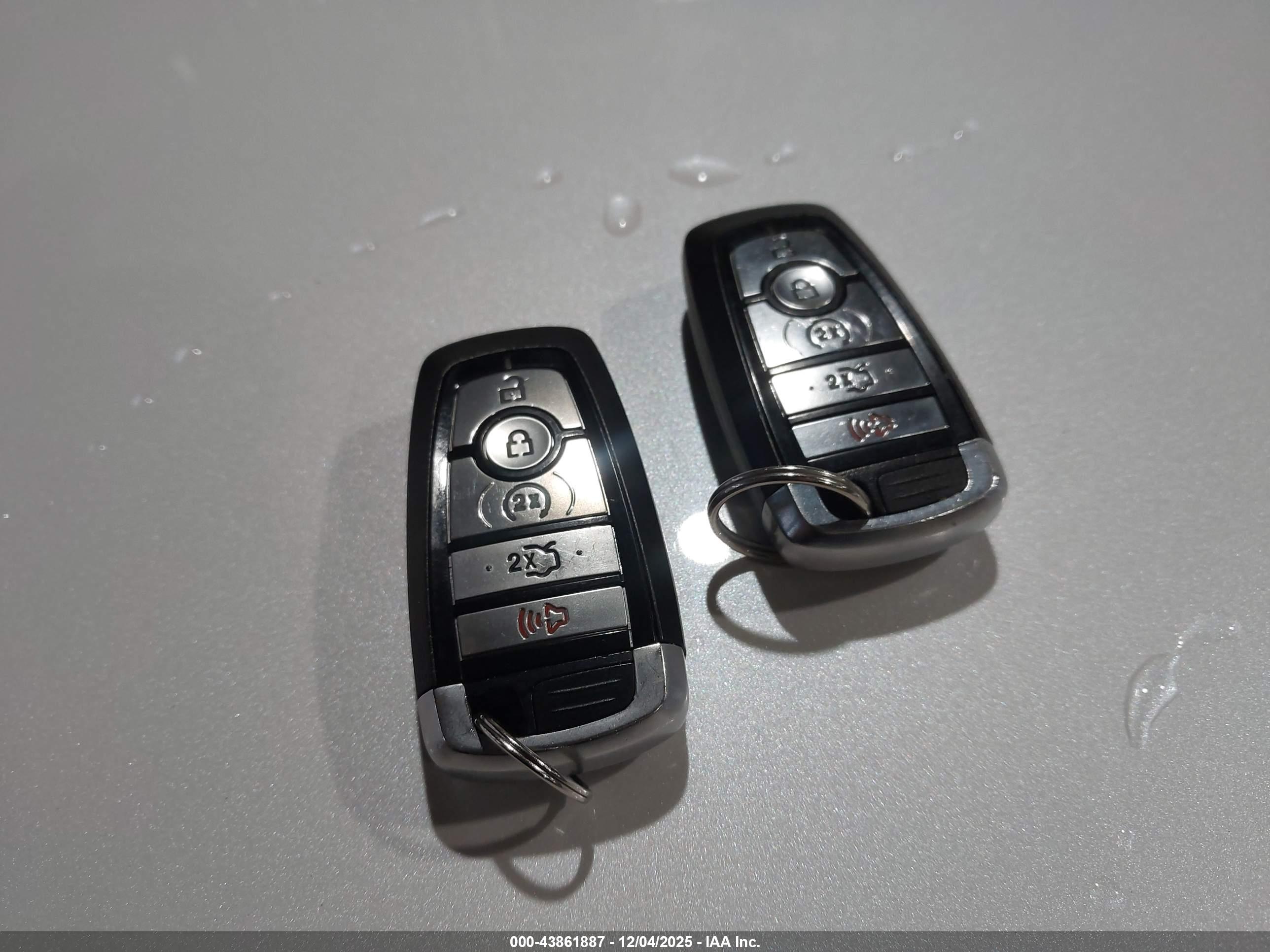 FORD FUSION image 11