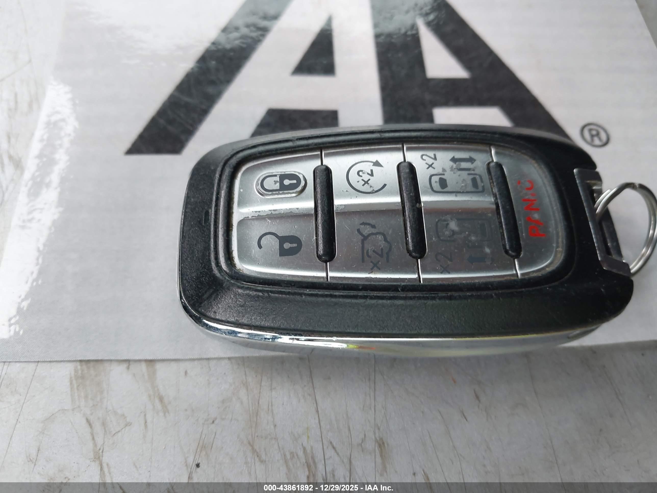 CHRYSLER PACIFICA image 11