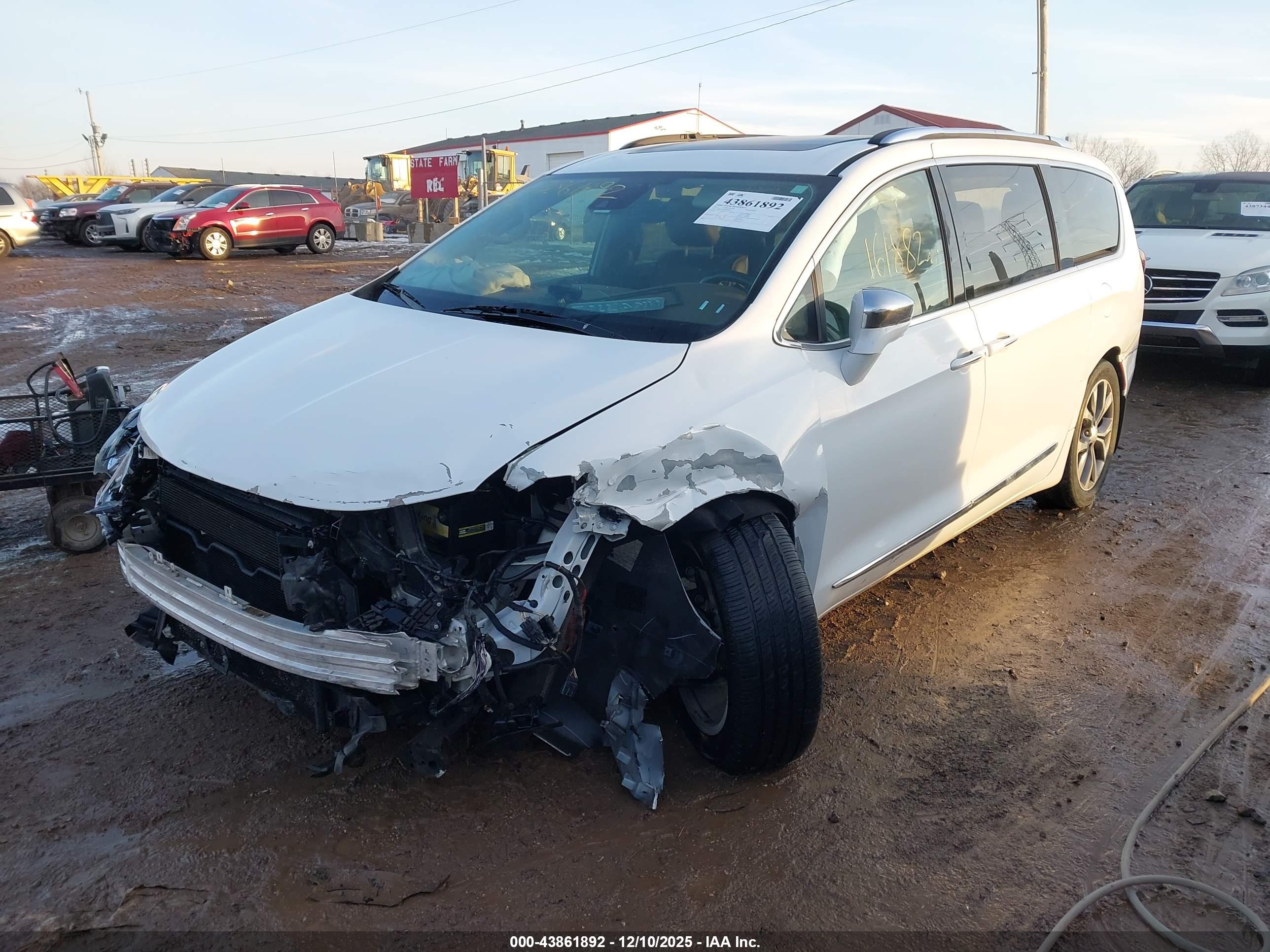 CHRYSLER PACIFICA image 2