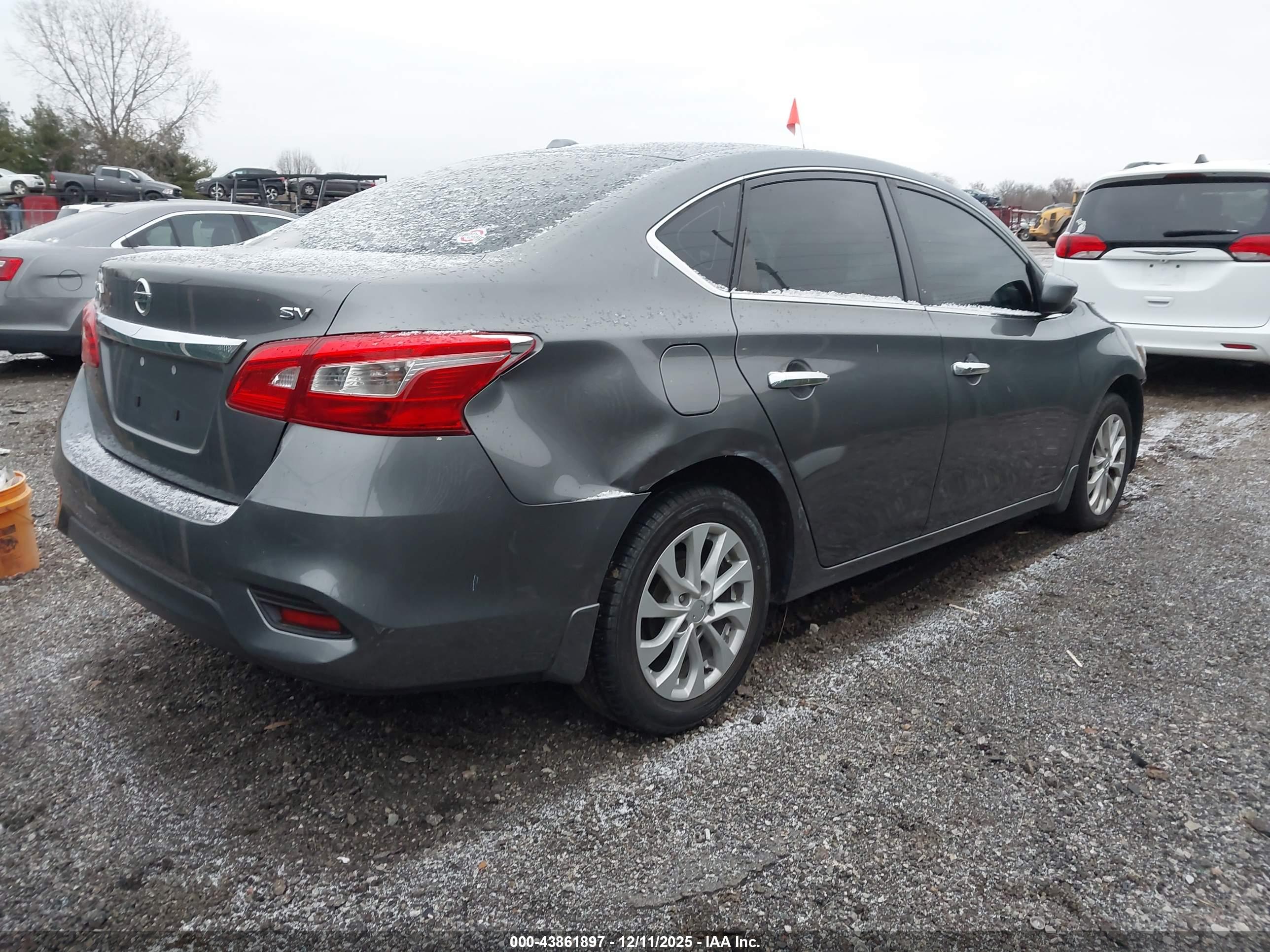 NISSAN SENTRA image 4