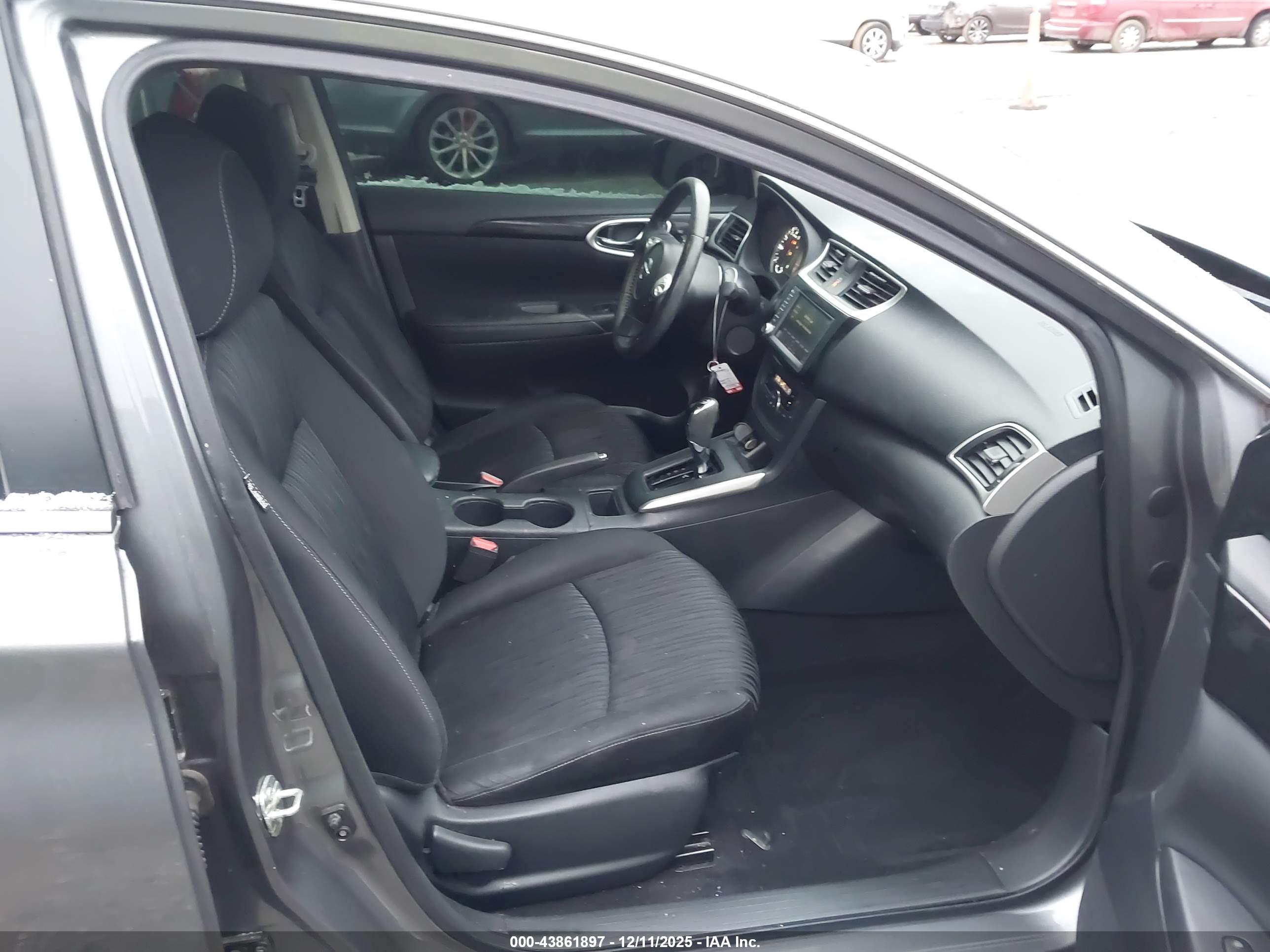 NISSAN SENTRA image 5