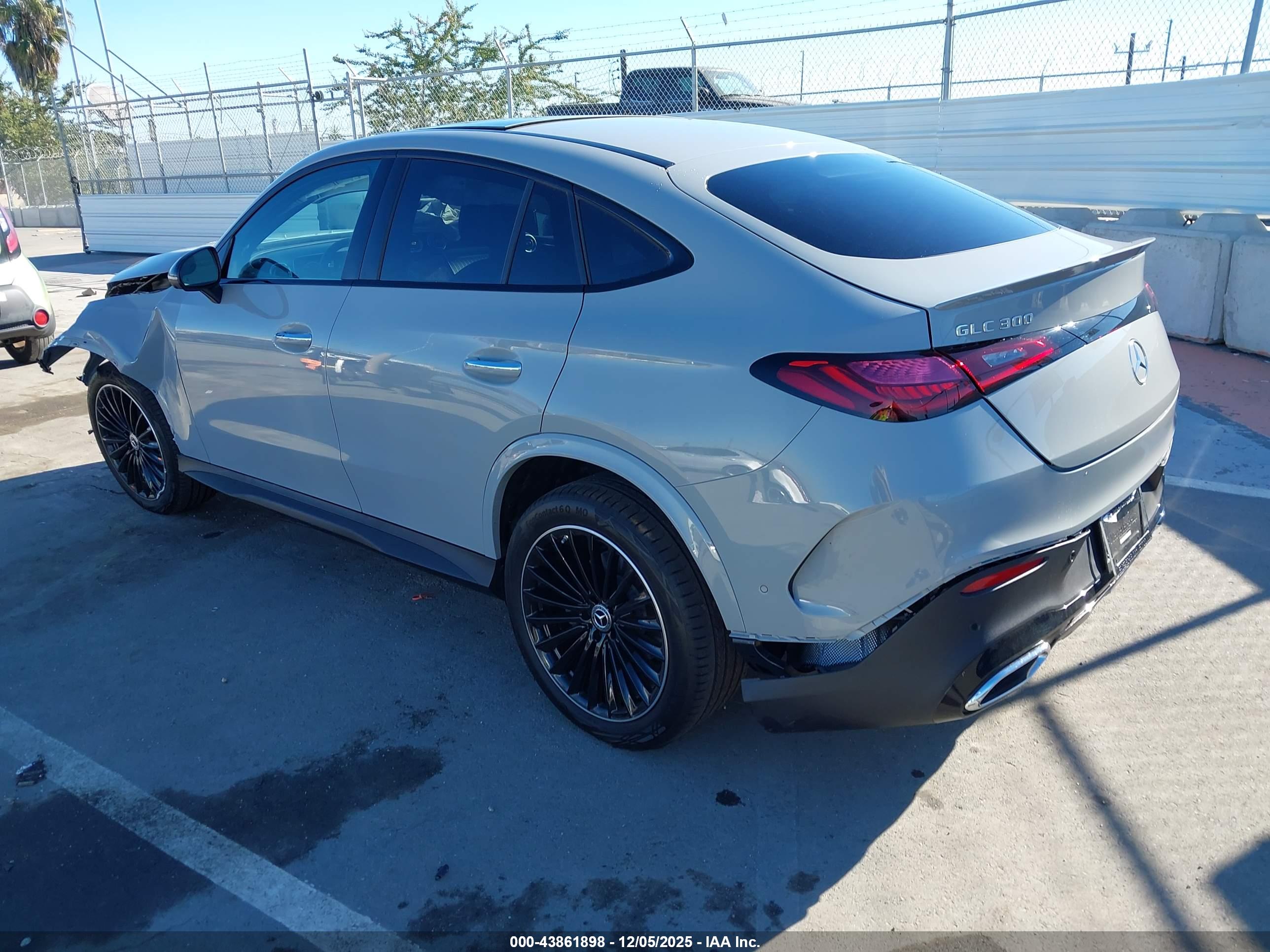 MERCEDES-BENZ GLC image 3