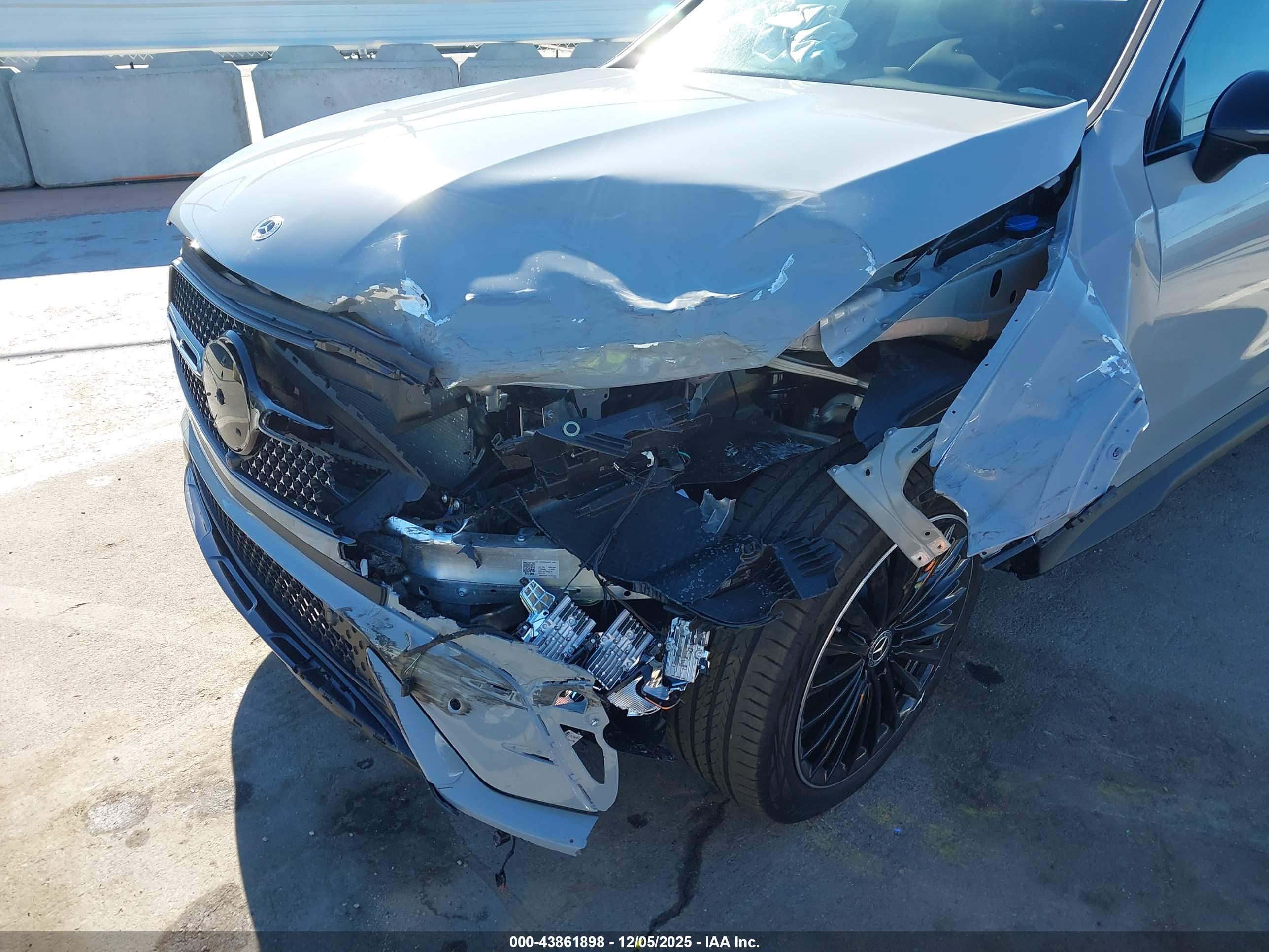 MERCEDES-BENZ GLC image 6