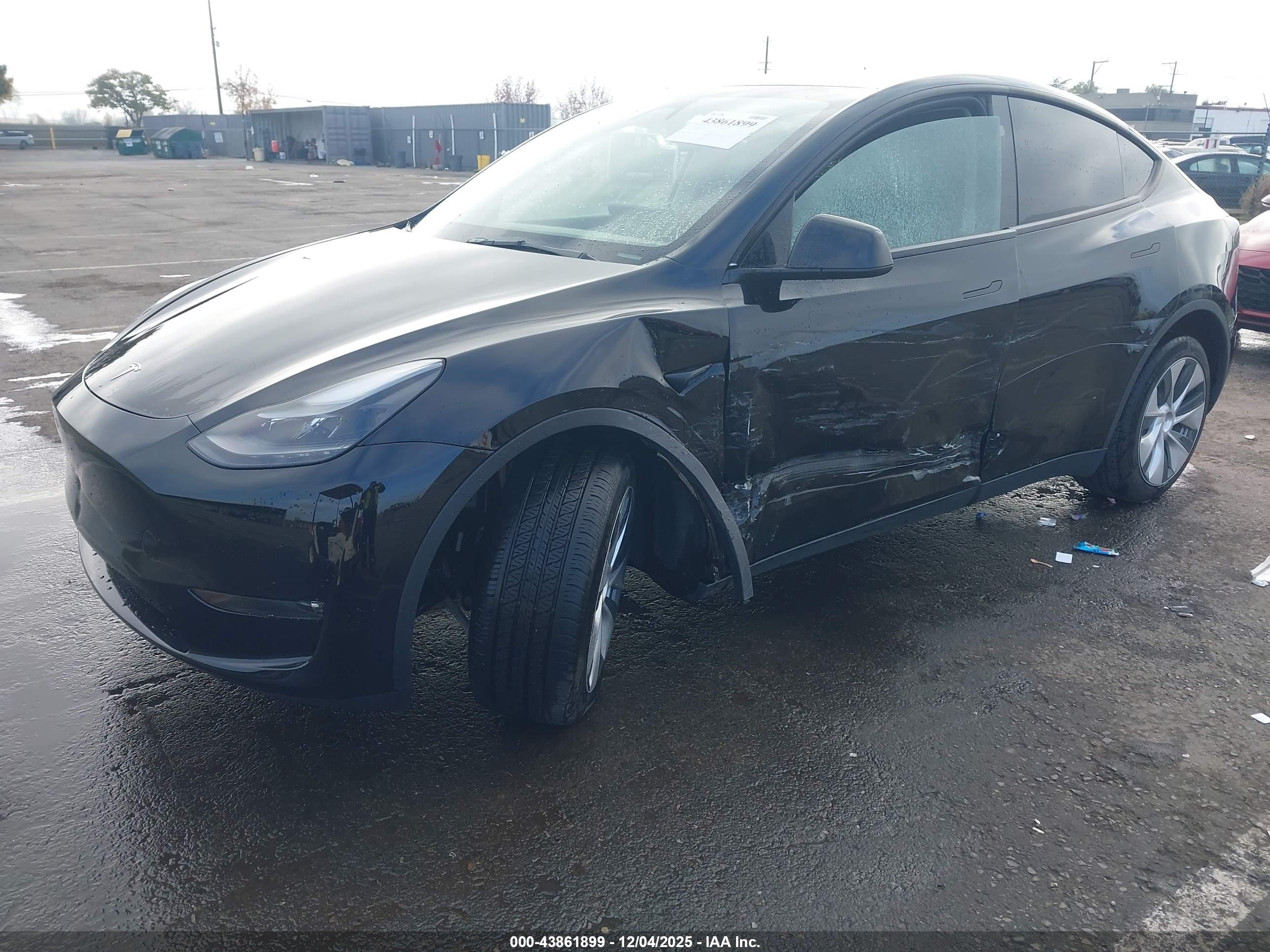 TESLA MODEL image 2