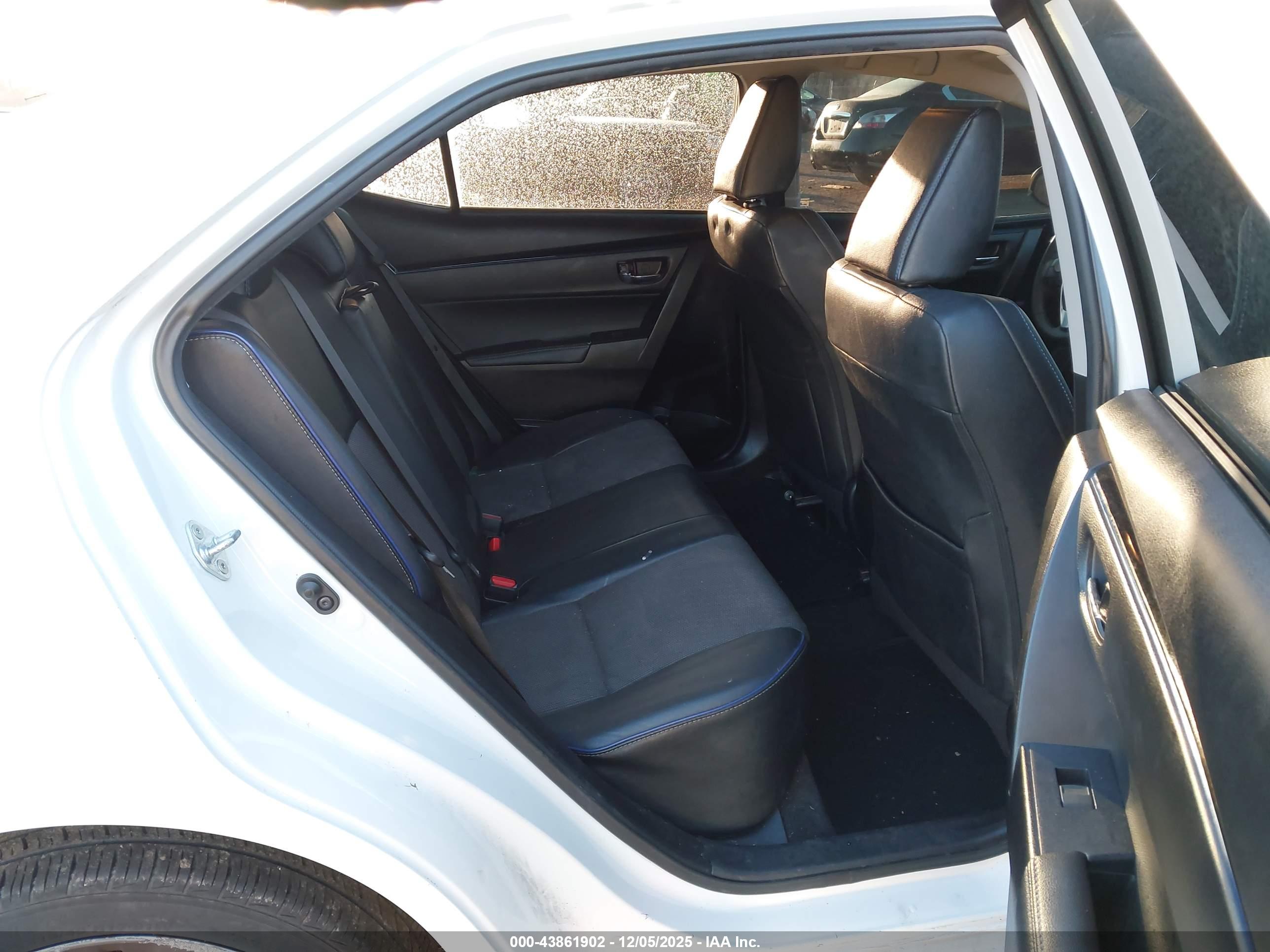 TOYOTA COROLLA image 8