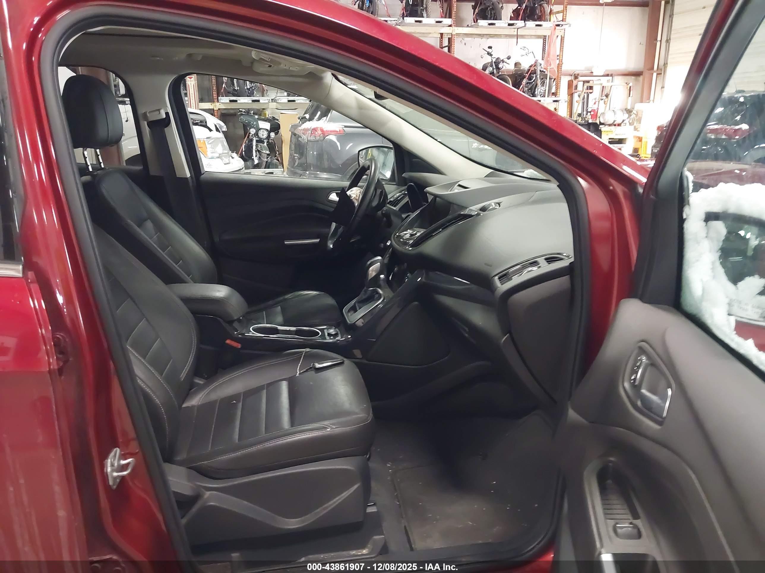FORD ESCAPE image 5