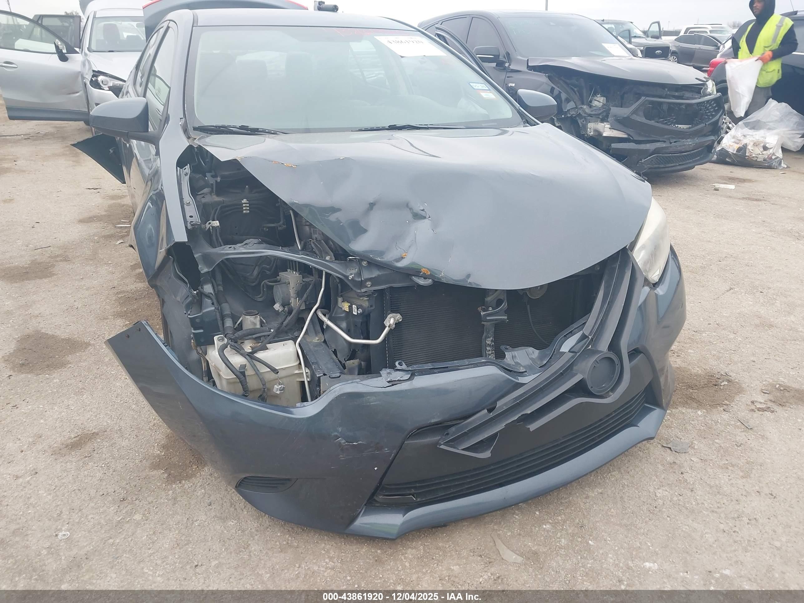 TOYOTA COROLLA image 6