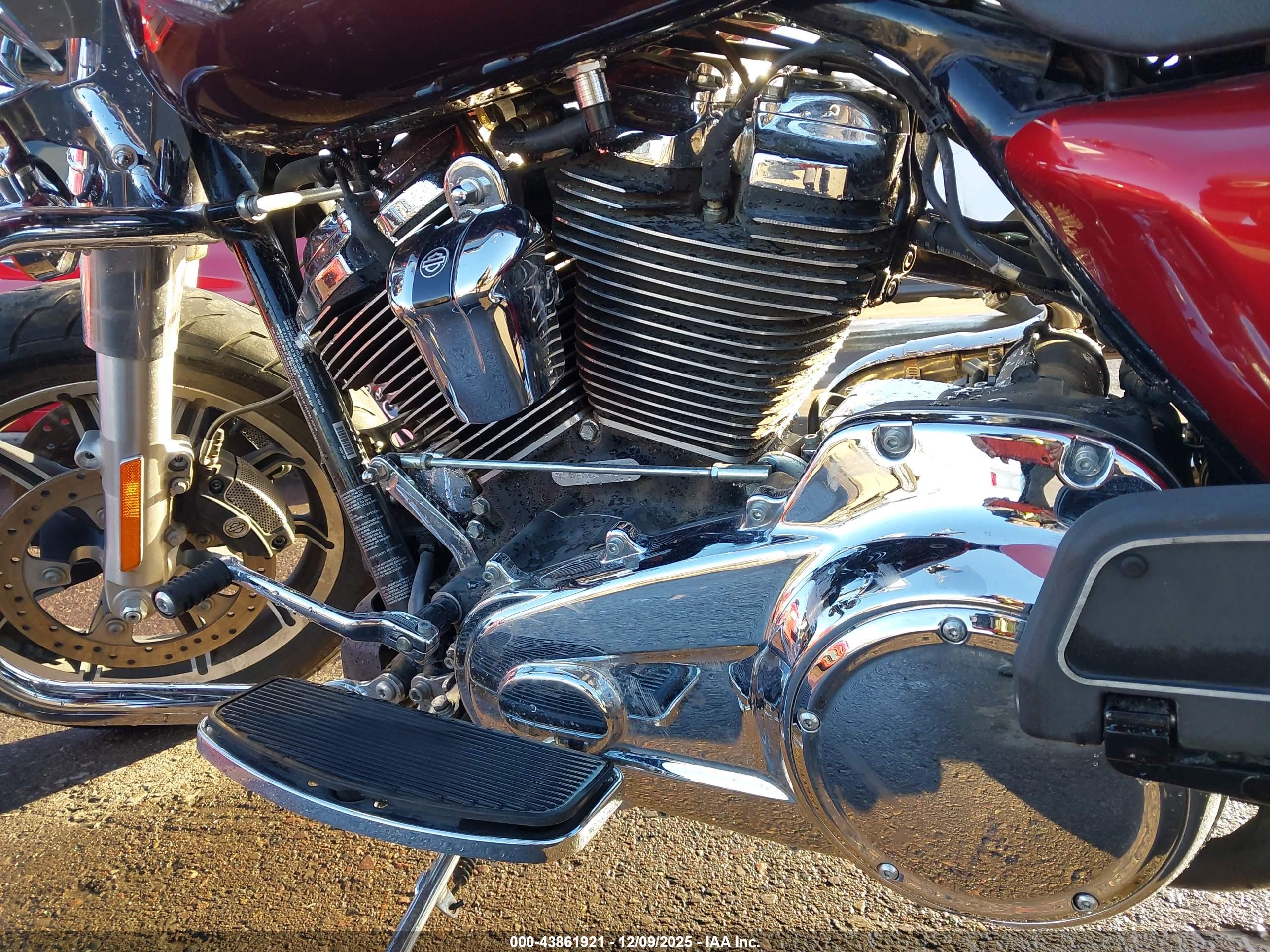 HARLEY-DAVIDSON FLHR image 9