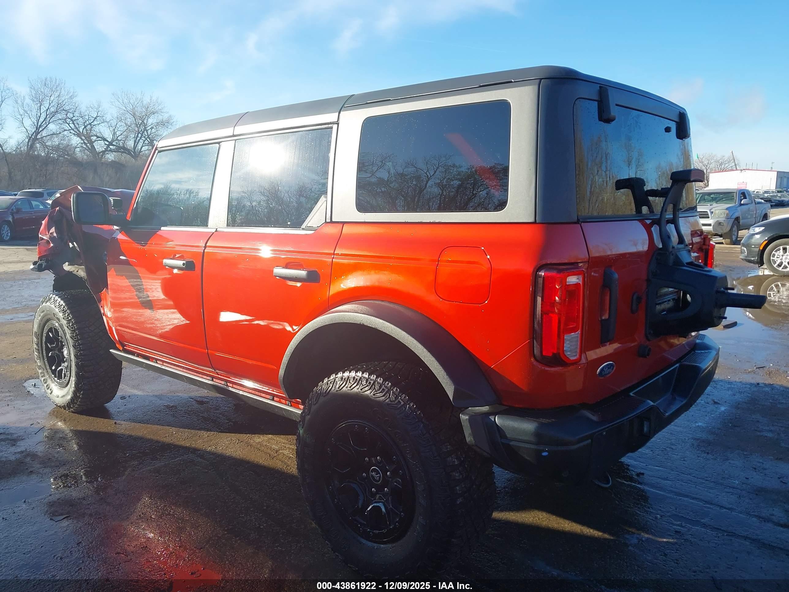 FORD BRONCO image 3