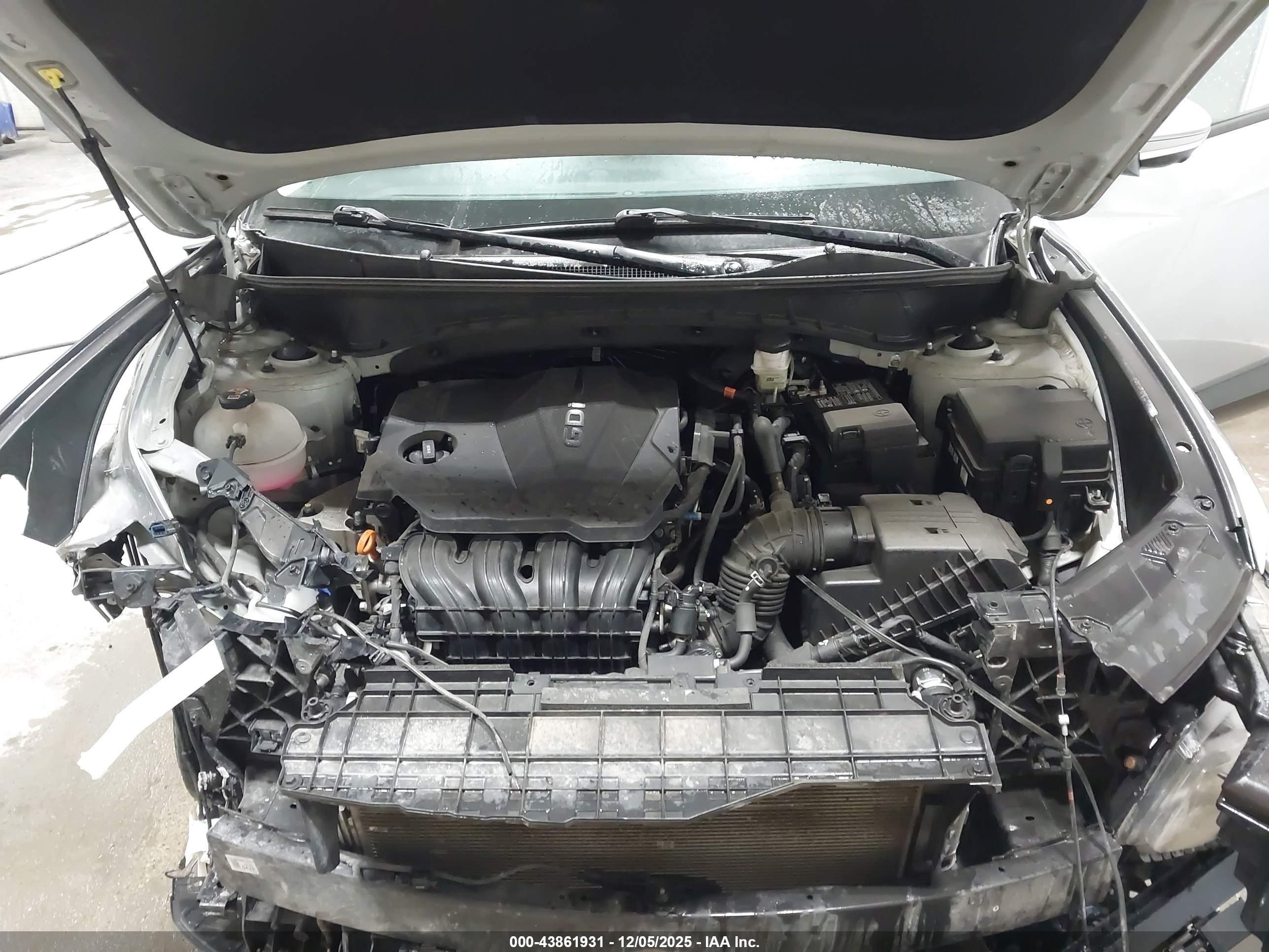 HYUNDAI TUCSON image 10