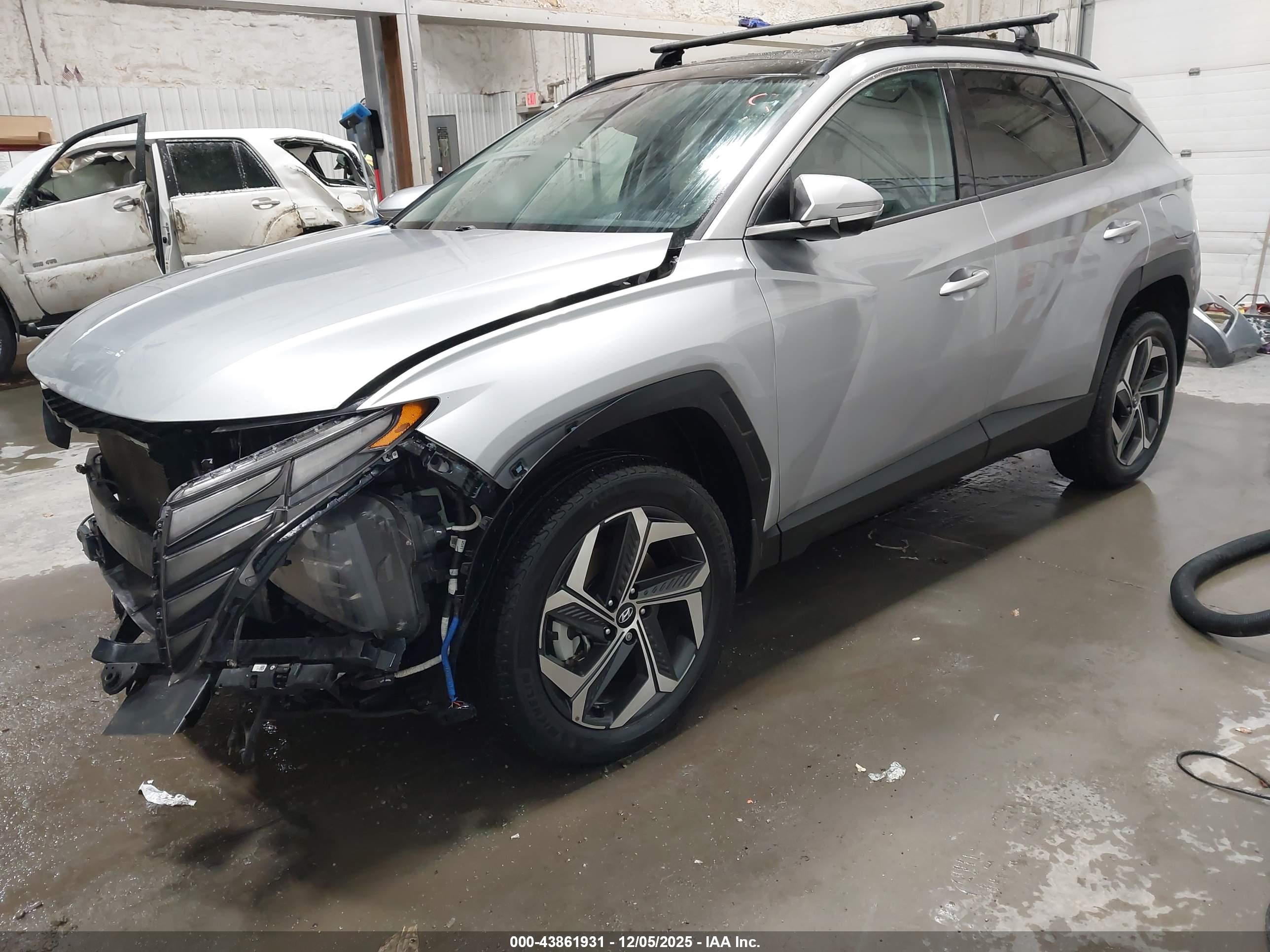 HYUNDAI TUCSON image 2