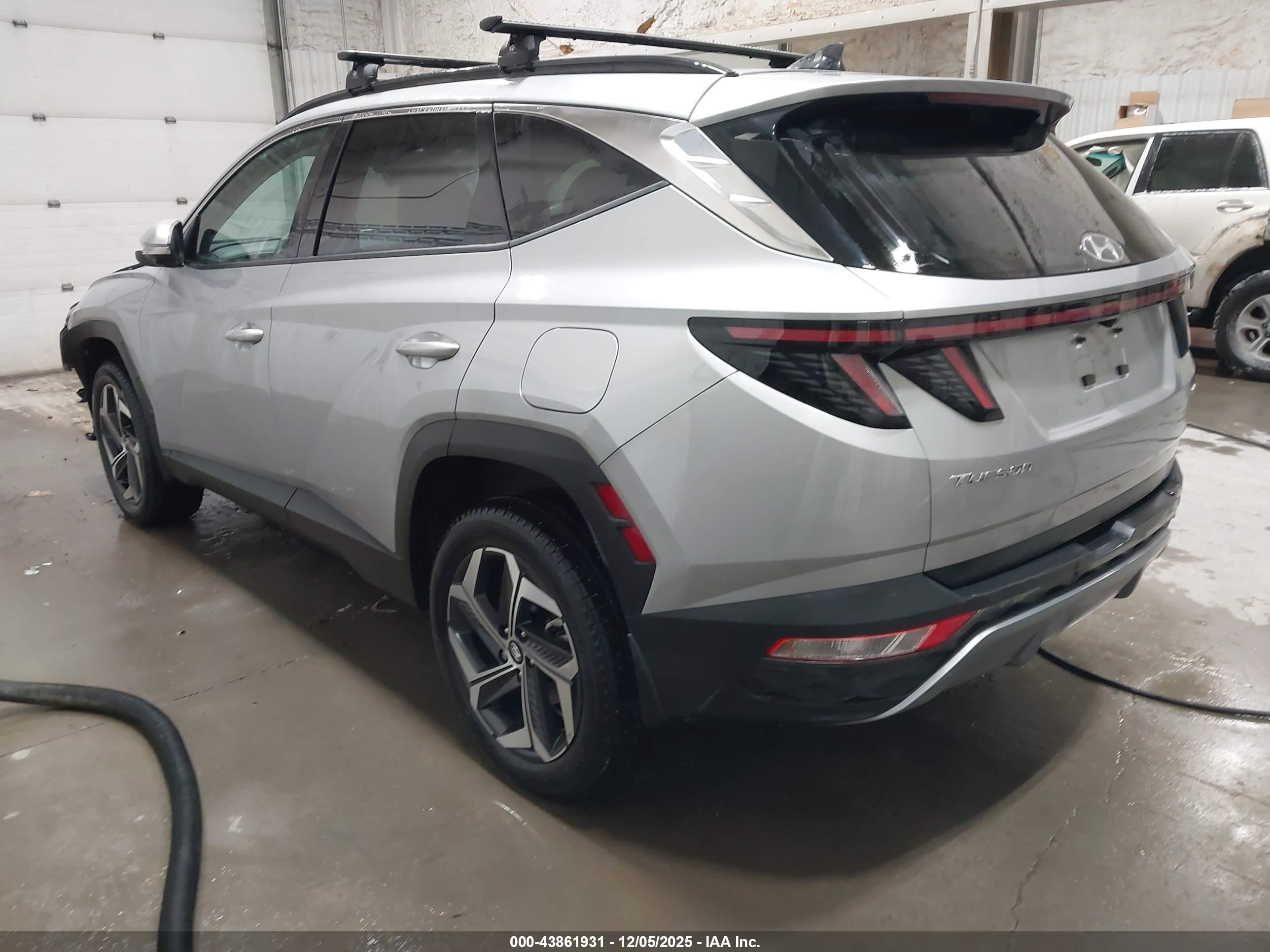 HYUNDAI TUCSON image 3
