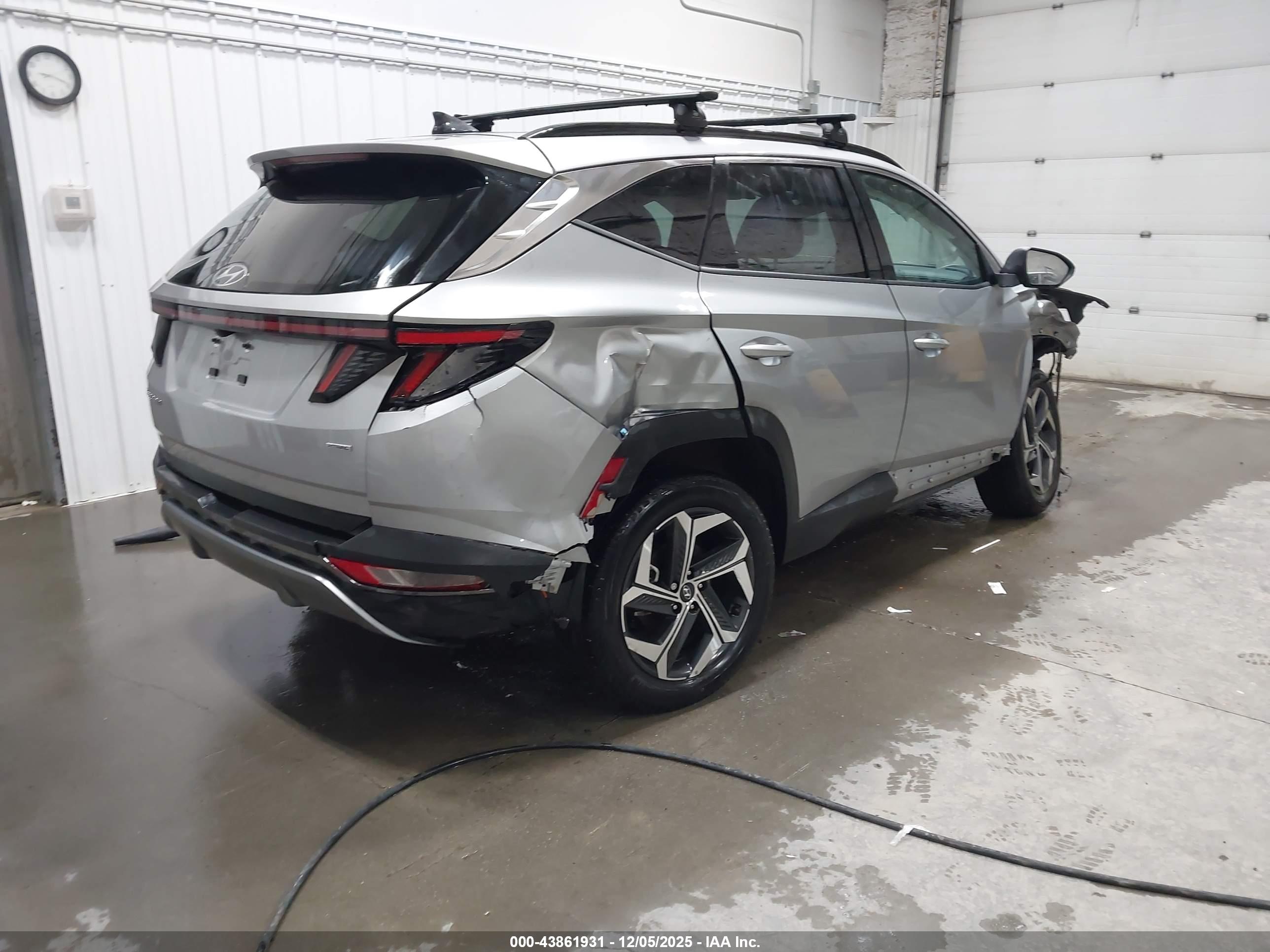 HYUNDAI TUCSON image 4