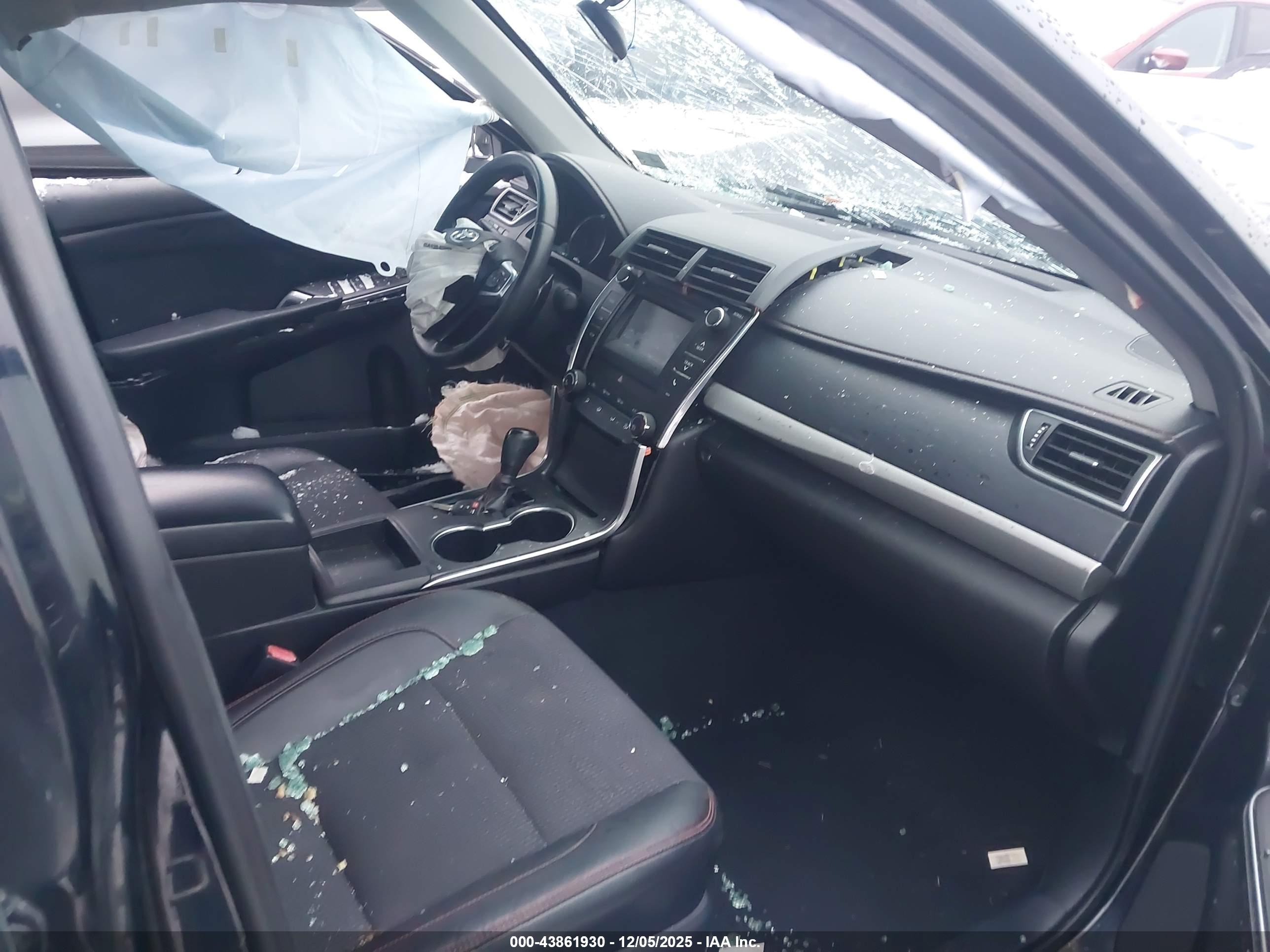 TOYOTA CAMRY image 5