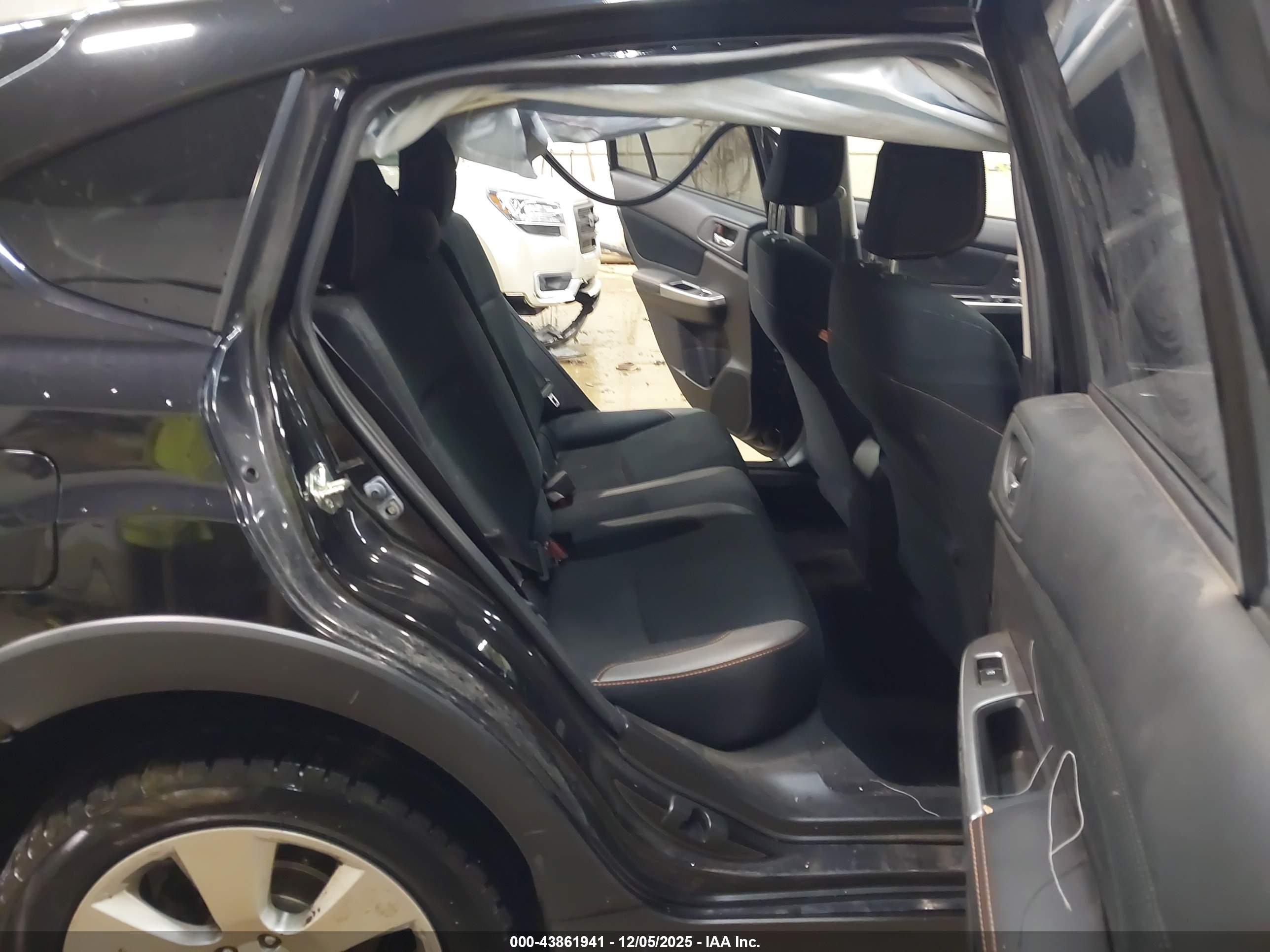 SUBARU CROSSTREK image 8