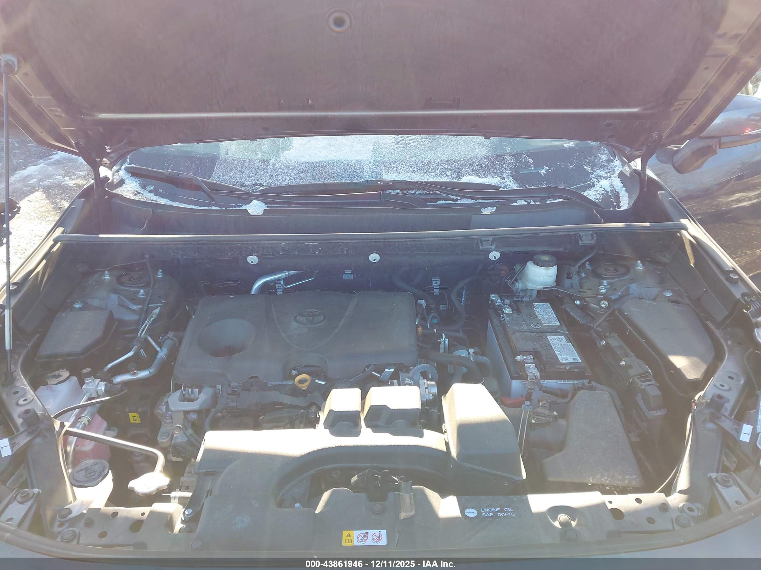 TOYOTA RAV4 image 10