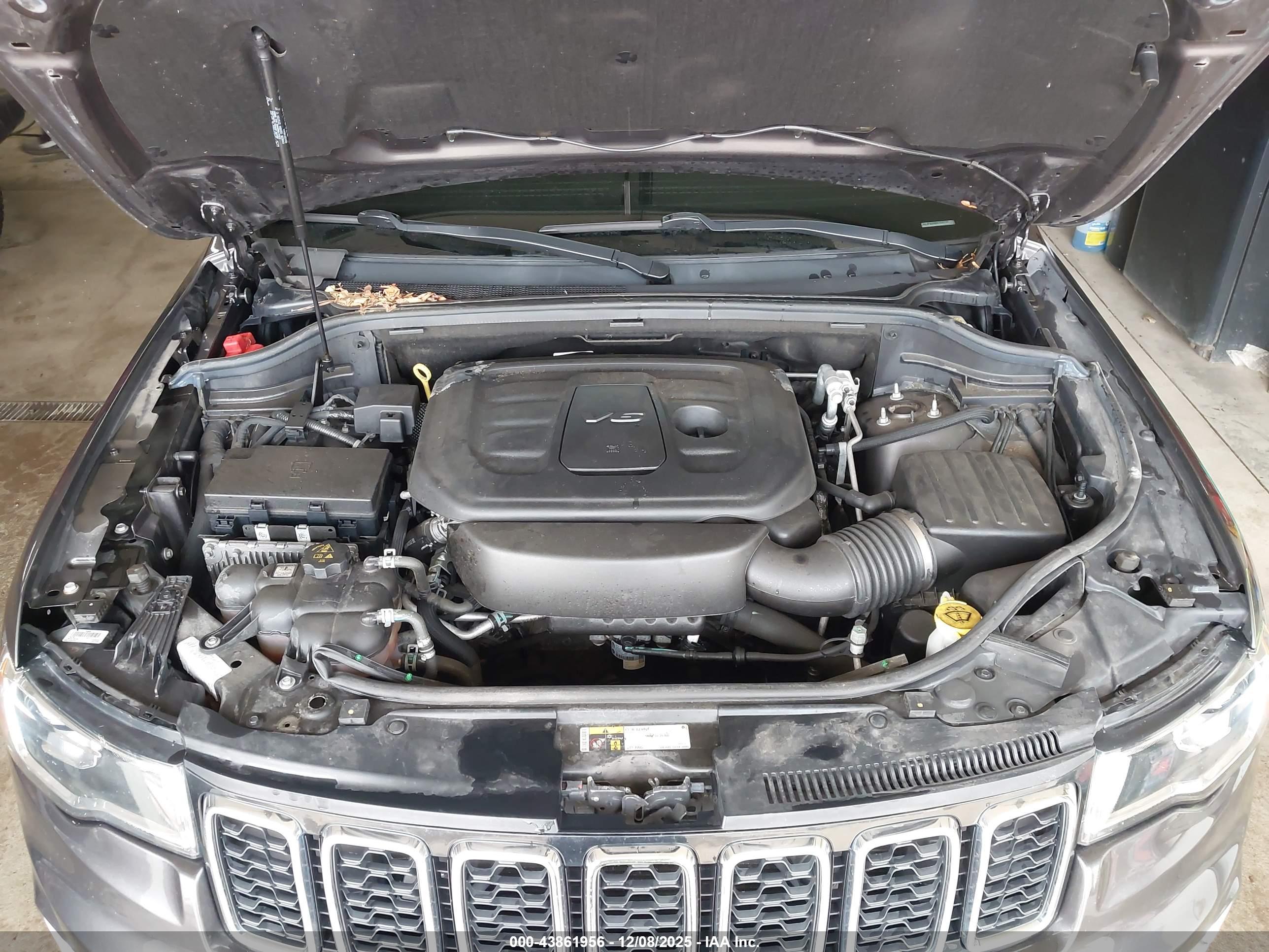 JEEP GRAND image 10