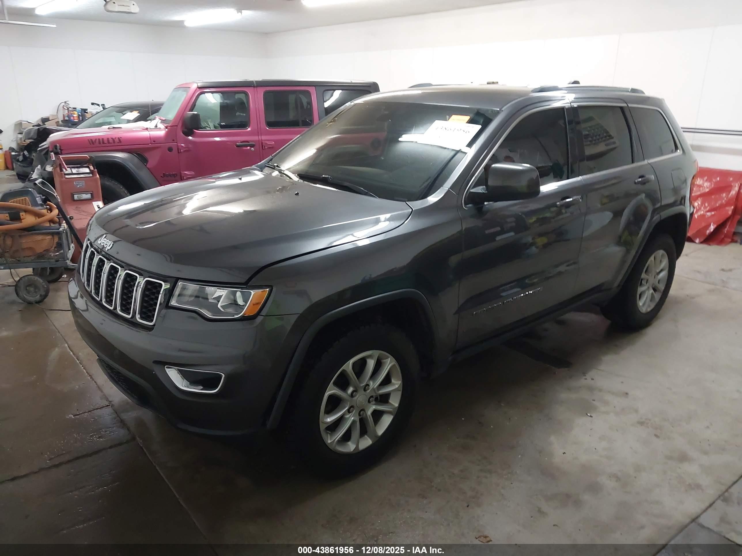 JEEP GRAND image 2
