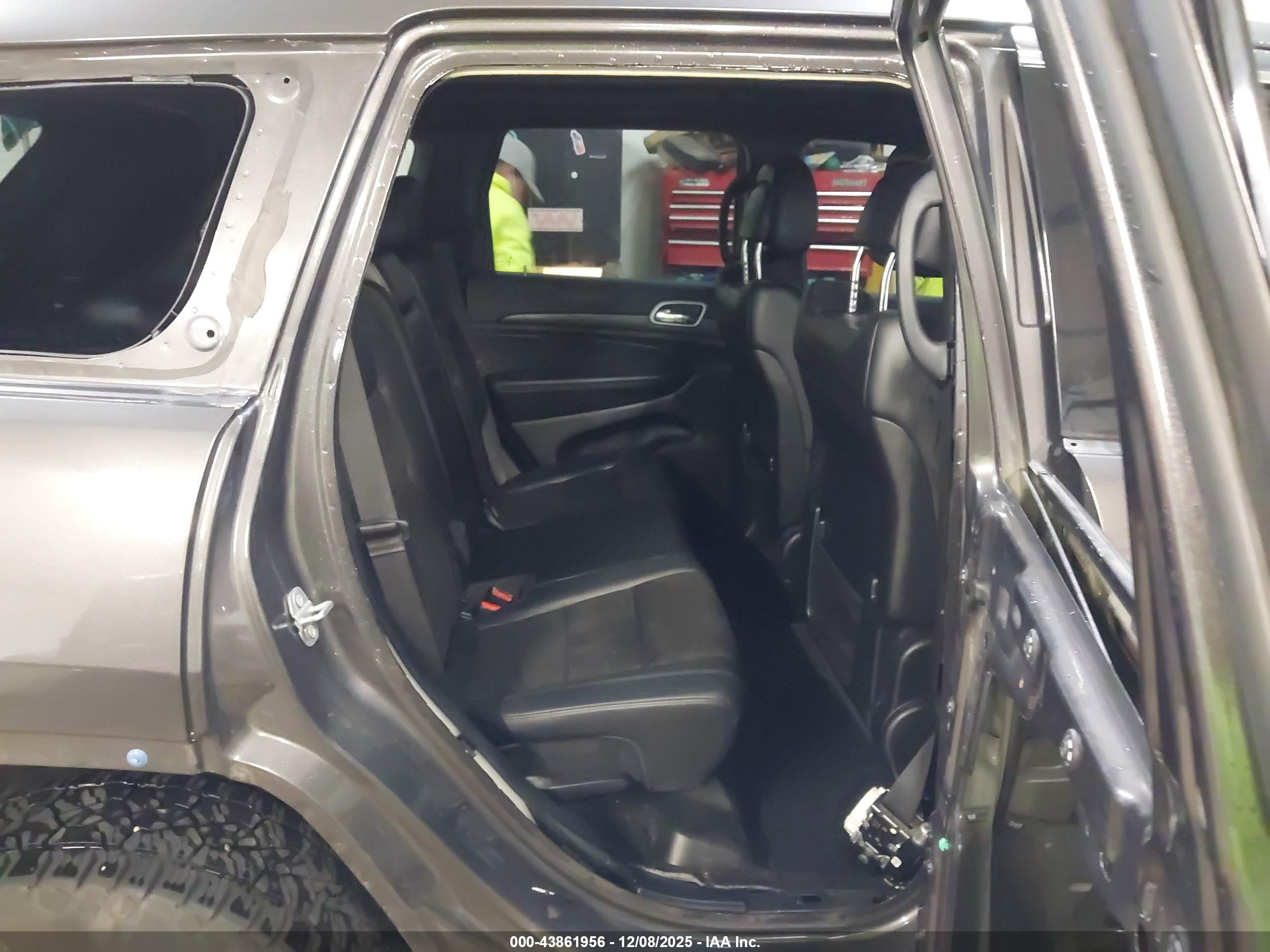 JEEP GRAND image 8