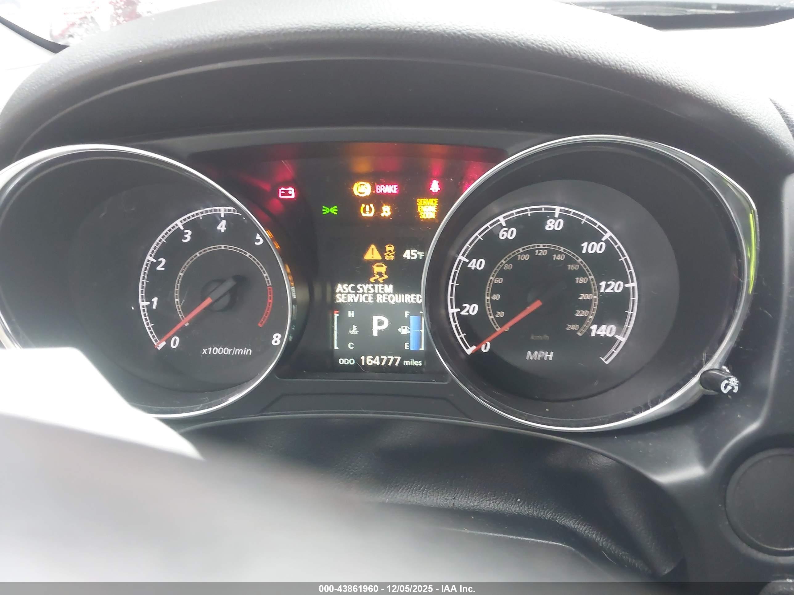 MITSUBISHI OUTLANDER image 7
