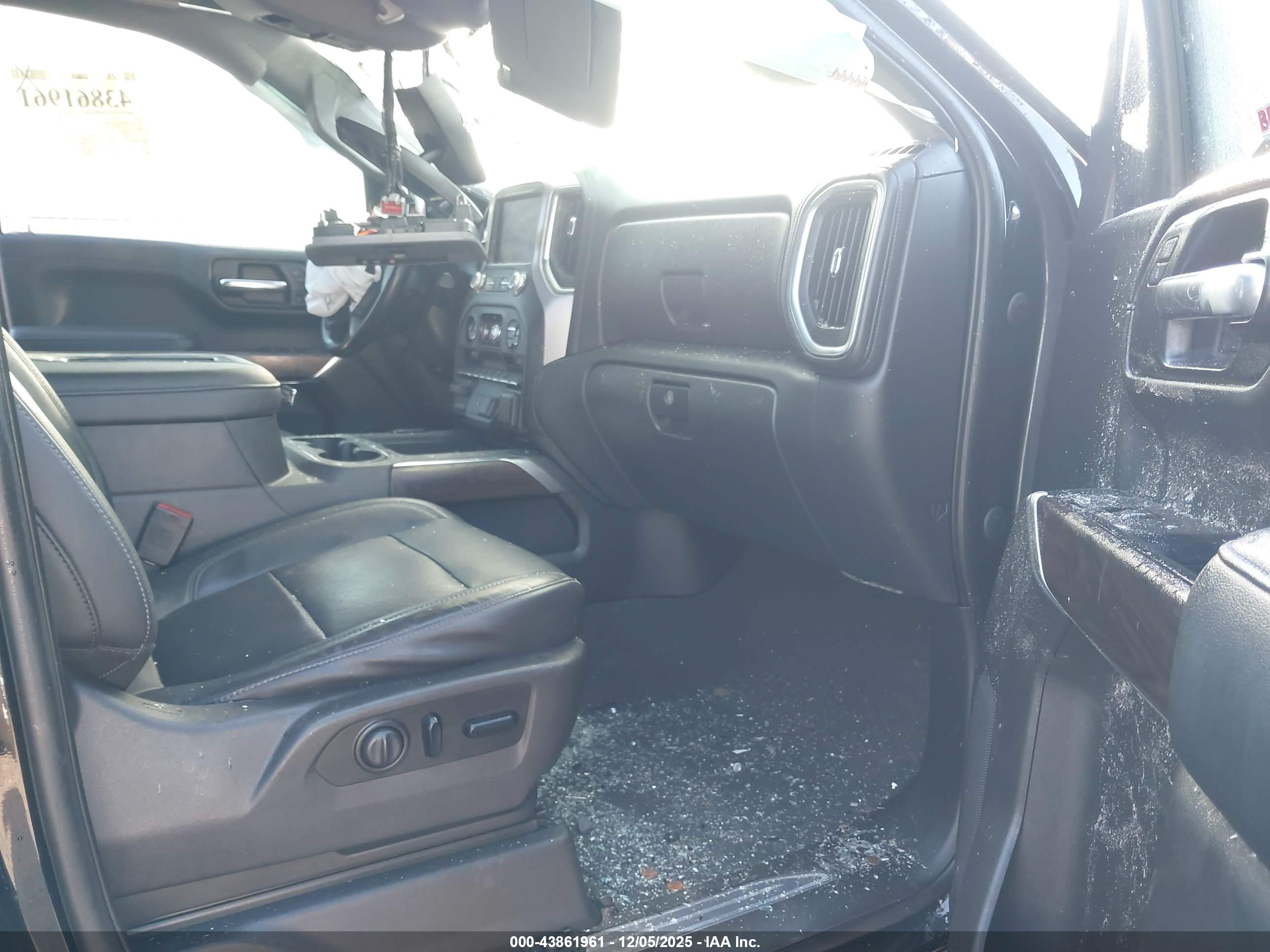 GMC SIERRA image 5