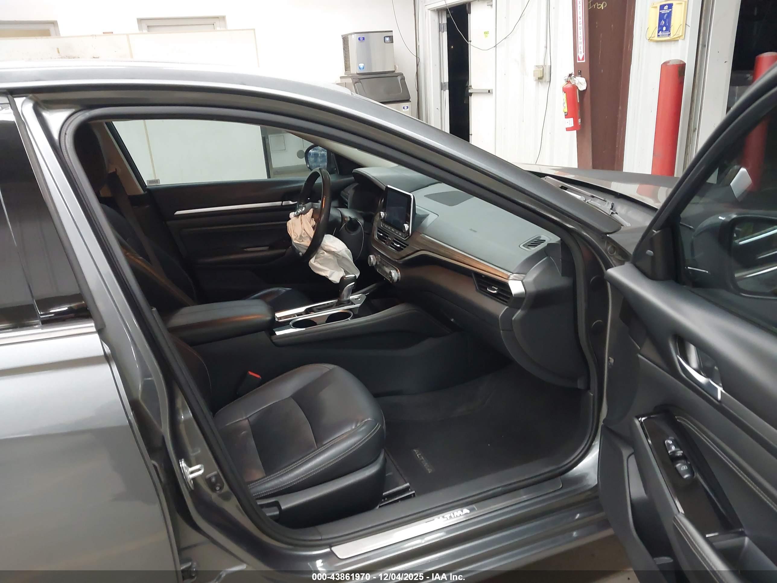 NISSAN ALTIMA image 5