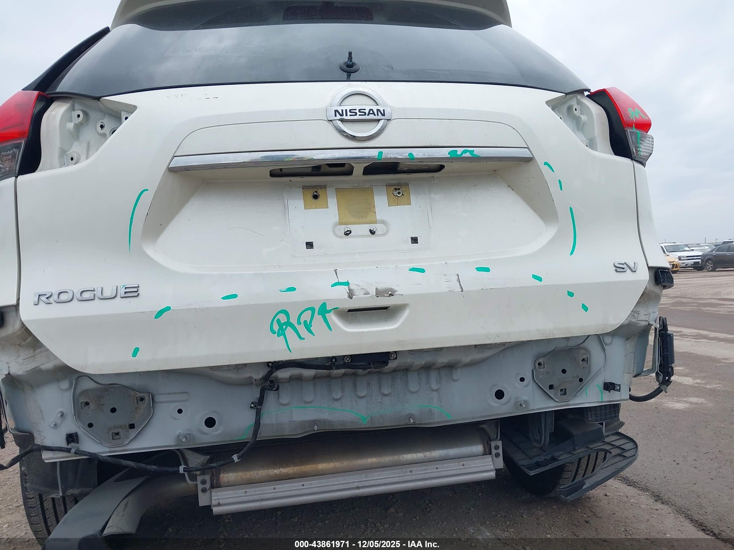 NISSAN ROGUE image 6
