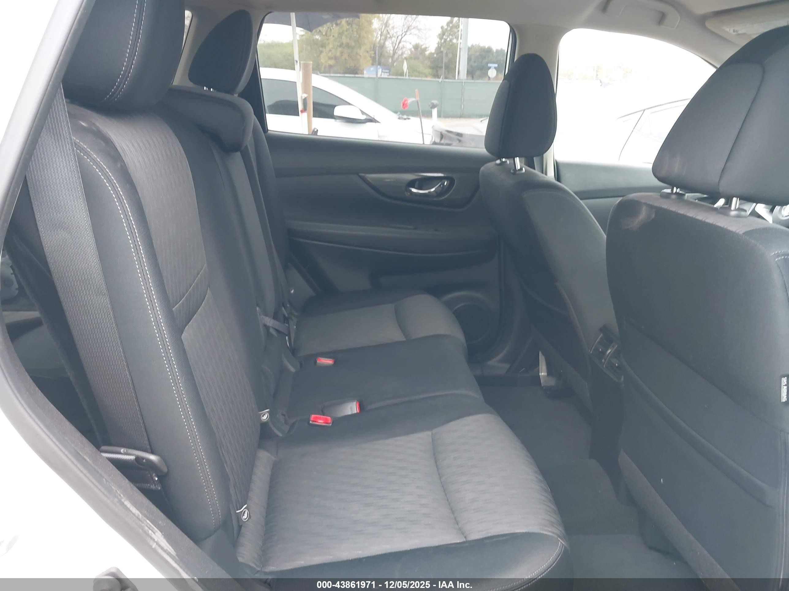 NISSAN ROGUE image 8