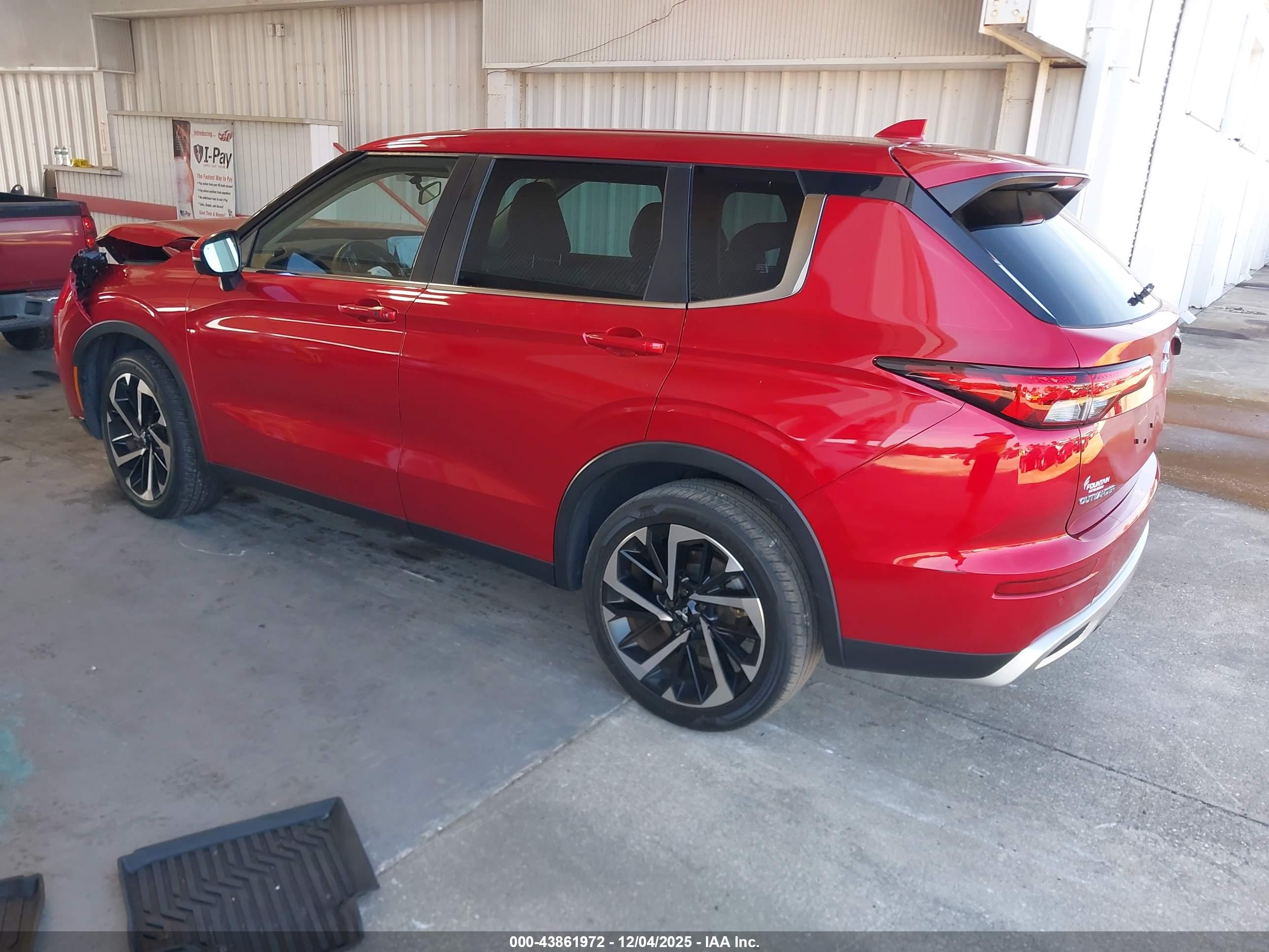 MITSUBISHI OUTLANDER image 3
