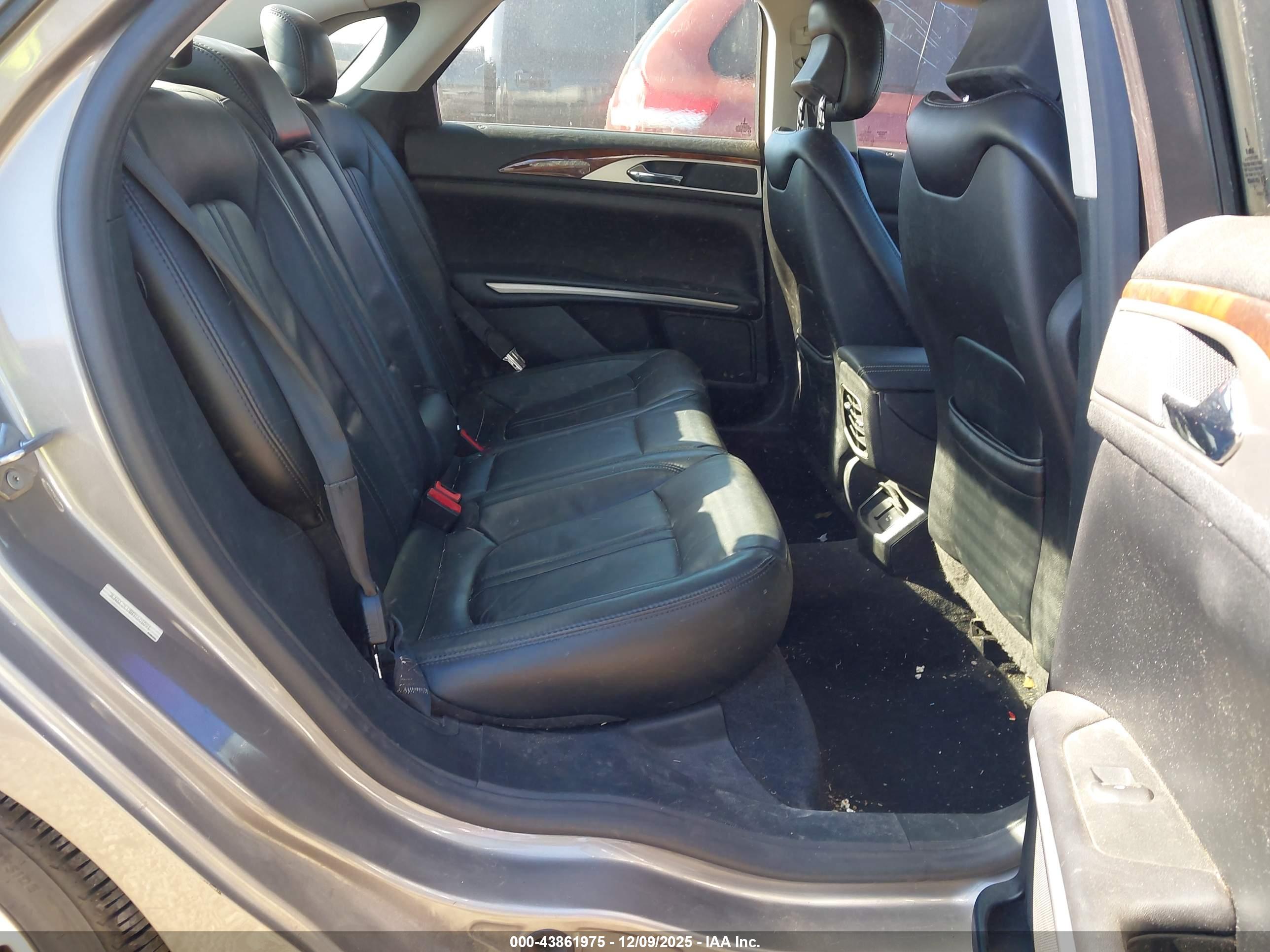 LINCOLN MKZ image 8