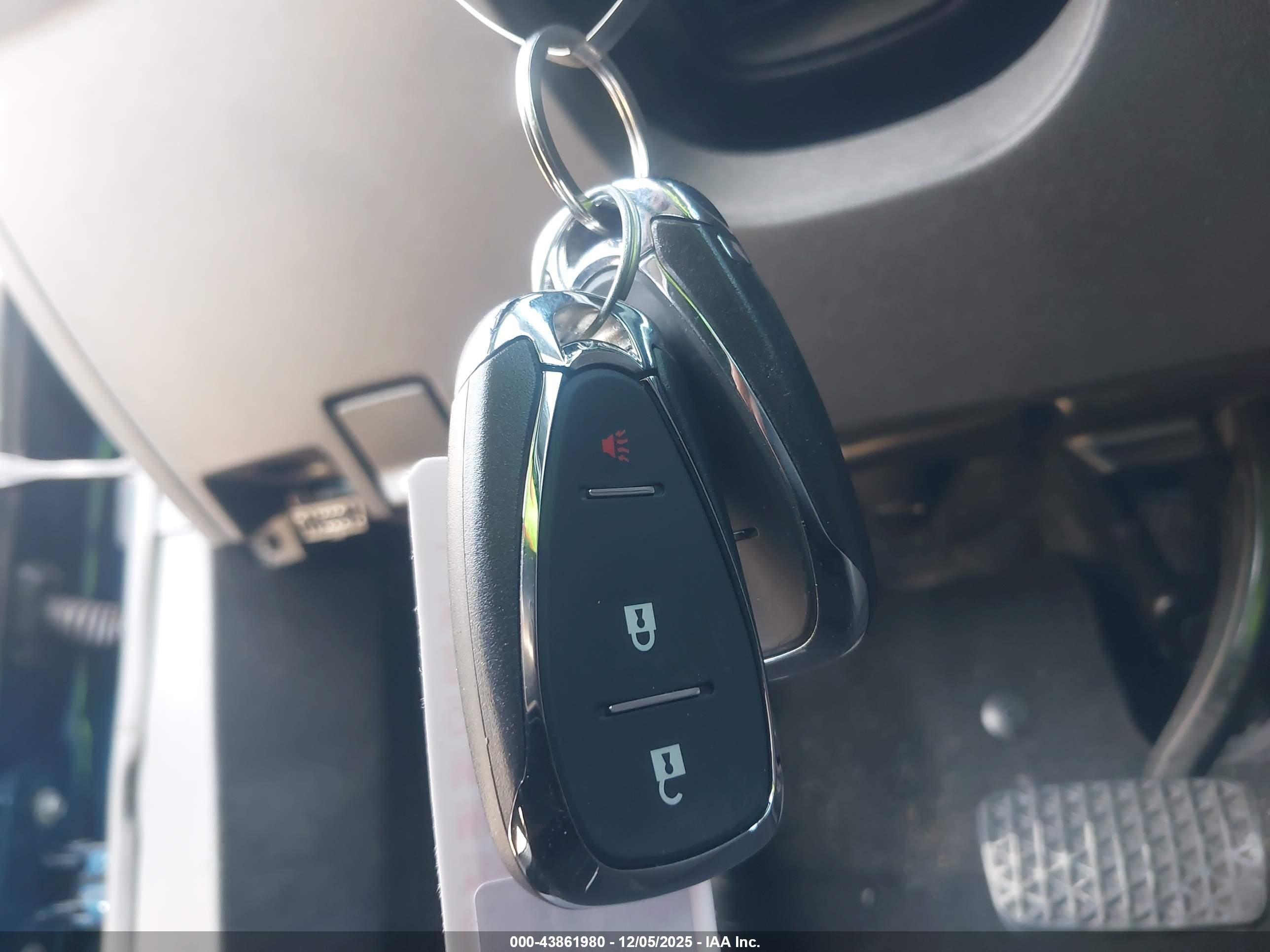 CHEVROLET EQUINOX image 11