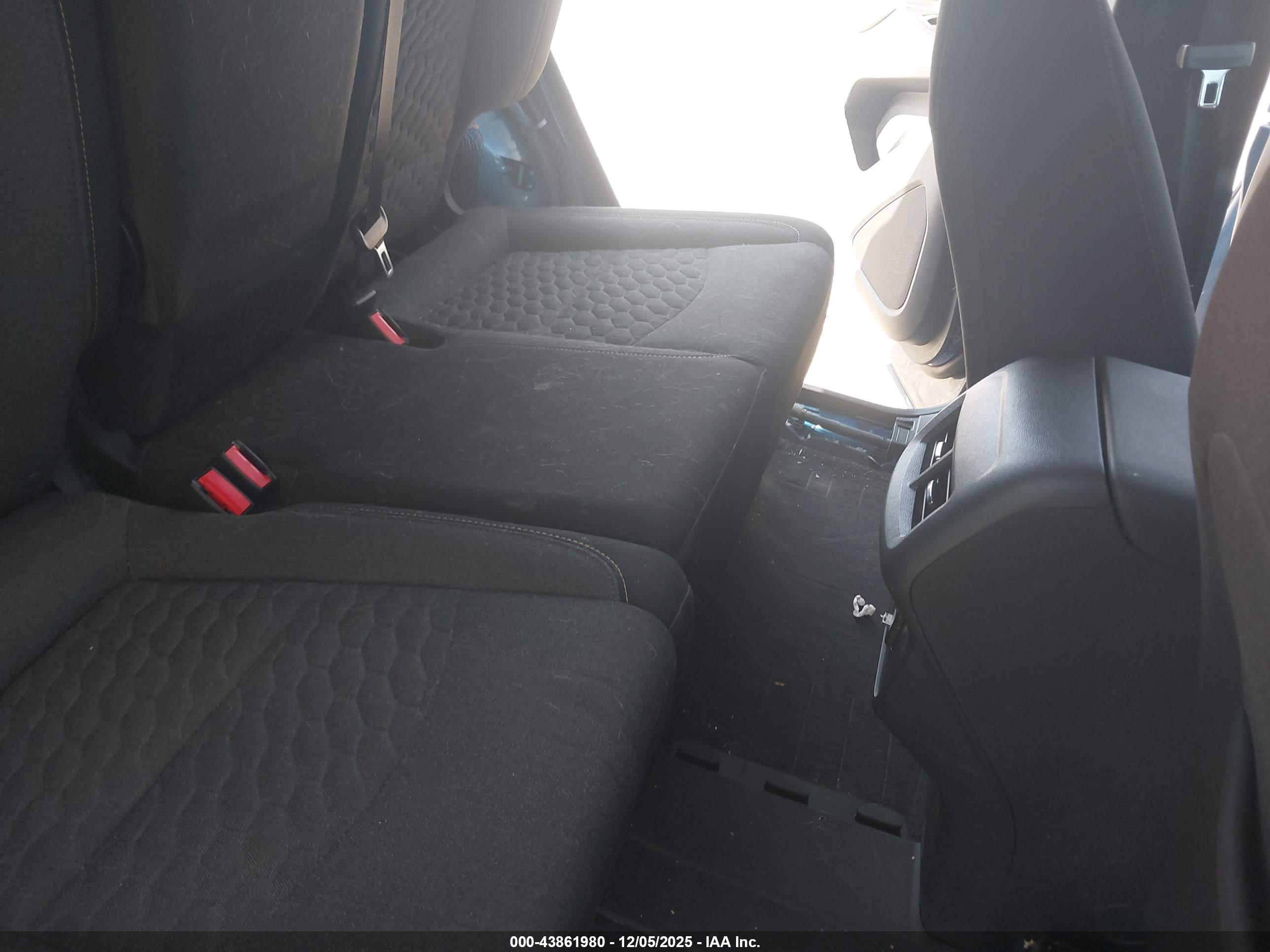 CHEVROLET EQUINOX image 8