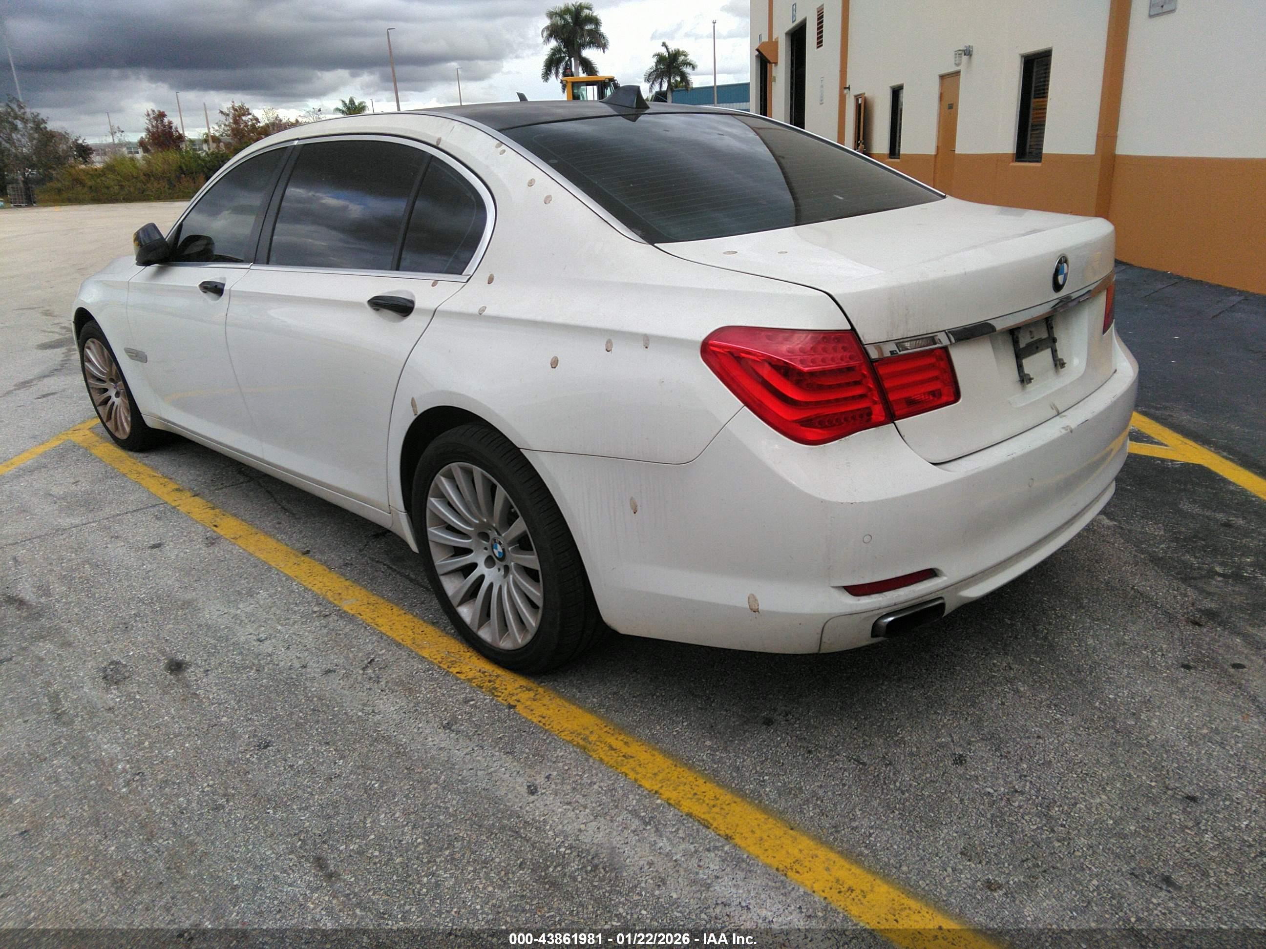 BMW 750LI image 3