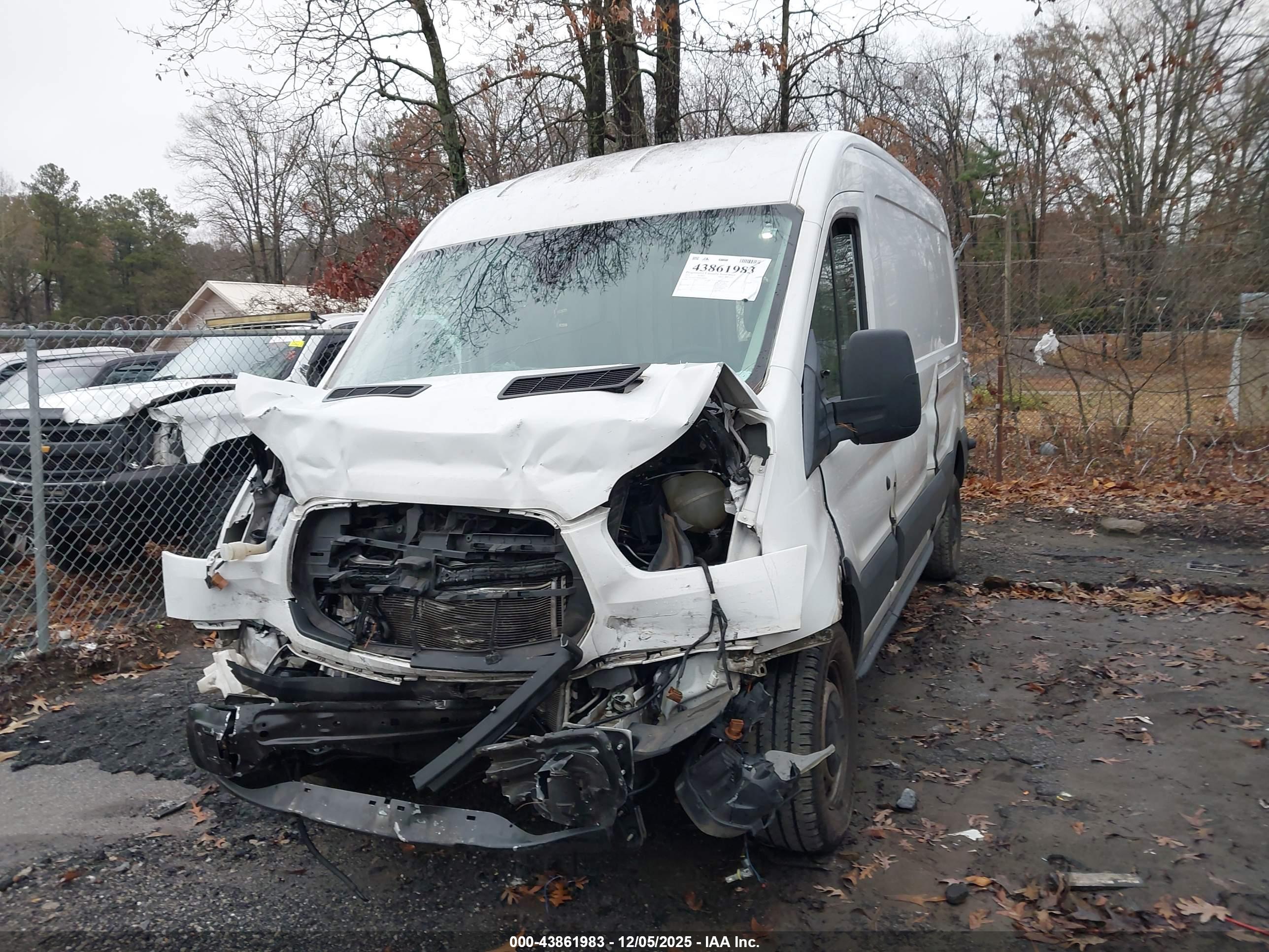 FORD TRANSIT-250 image 2