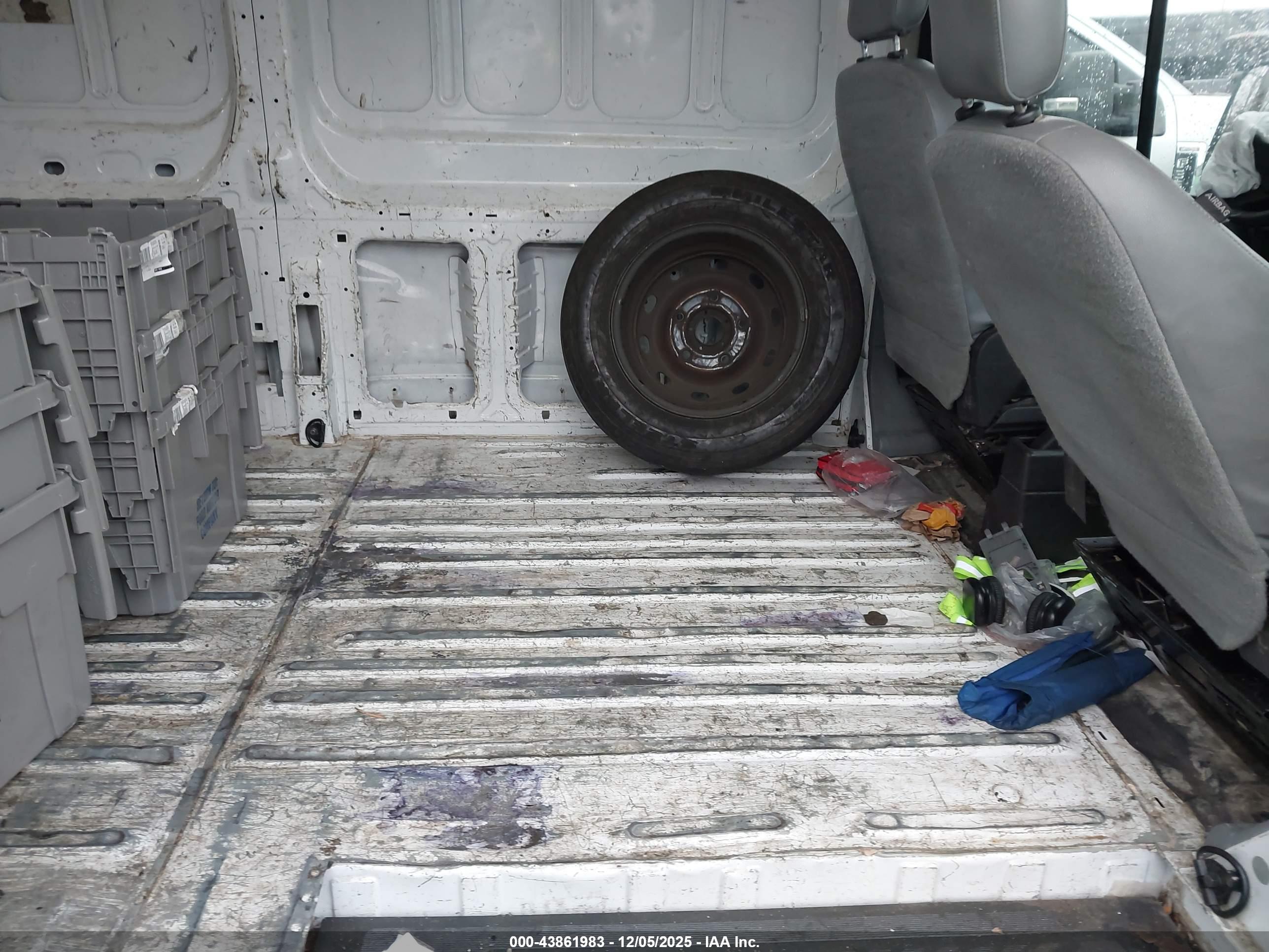 FORD TRANSIT-250 image 8